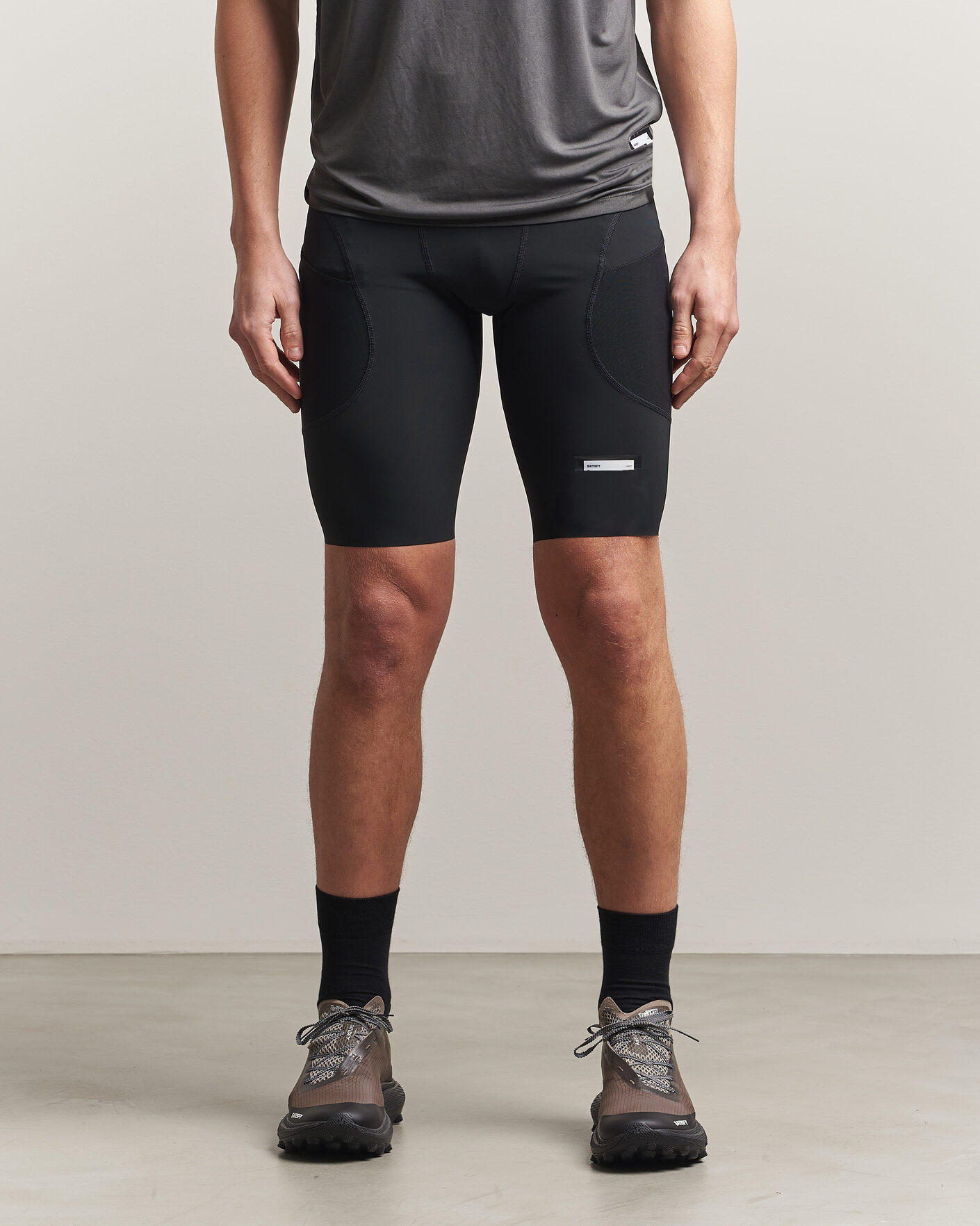 Herre | Shorts | Satisfy | TechSilk Evo 9 Half Tight Black