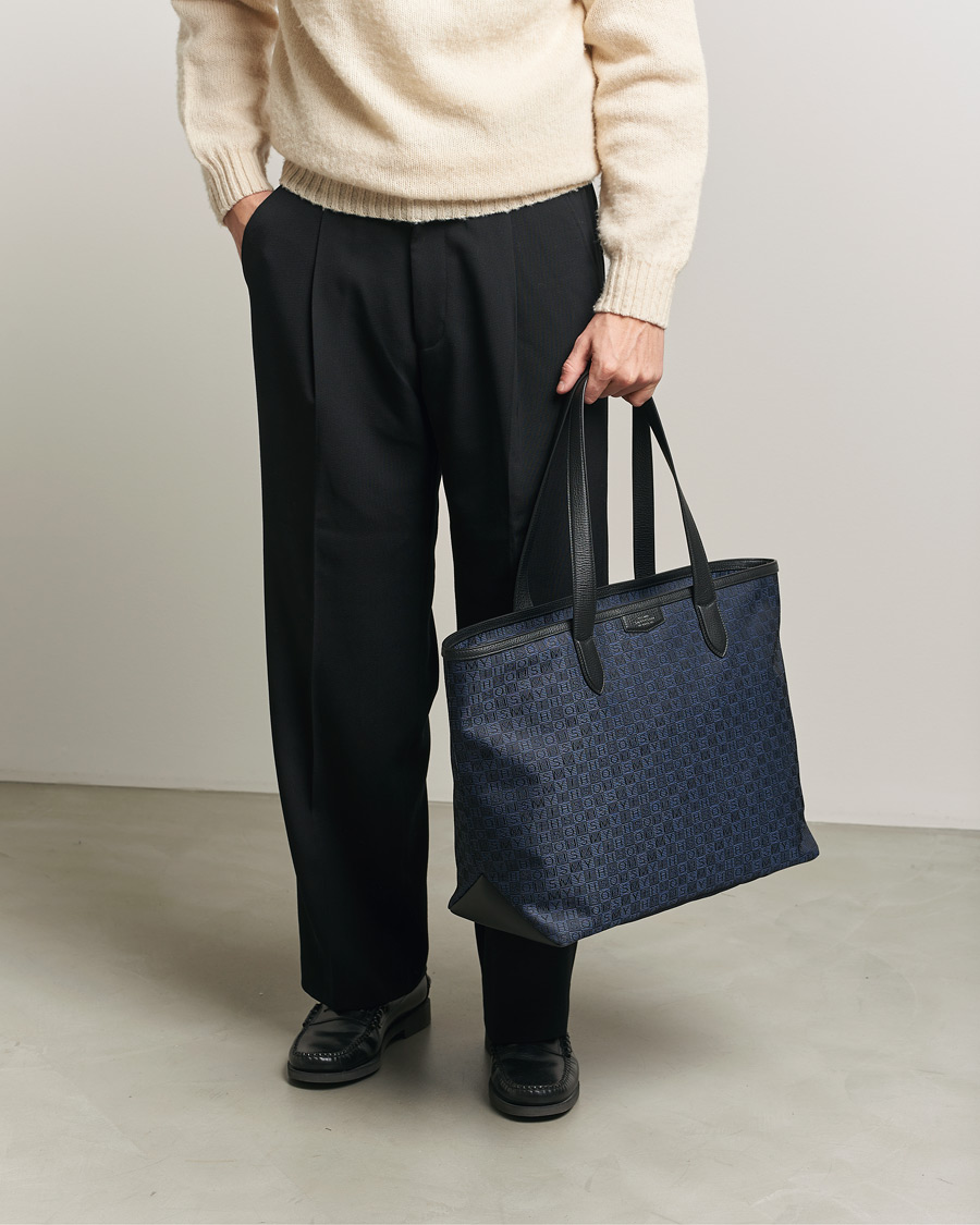 Herre | Tasker | Smythson | Canvas Stamp Tote Navy