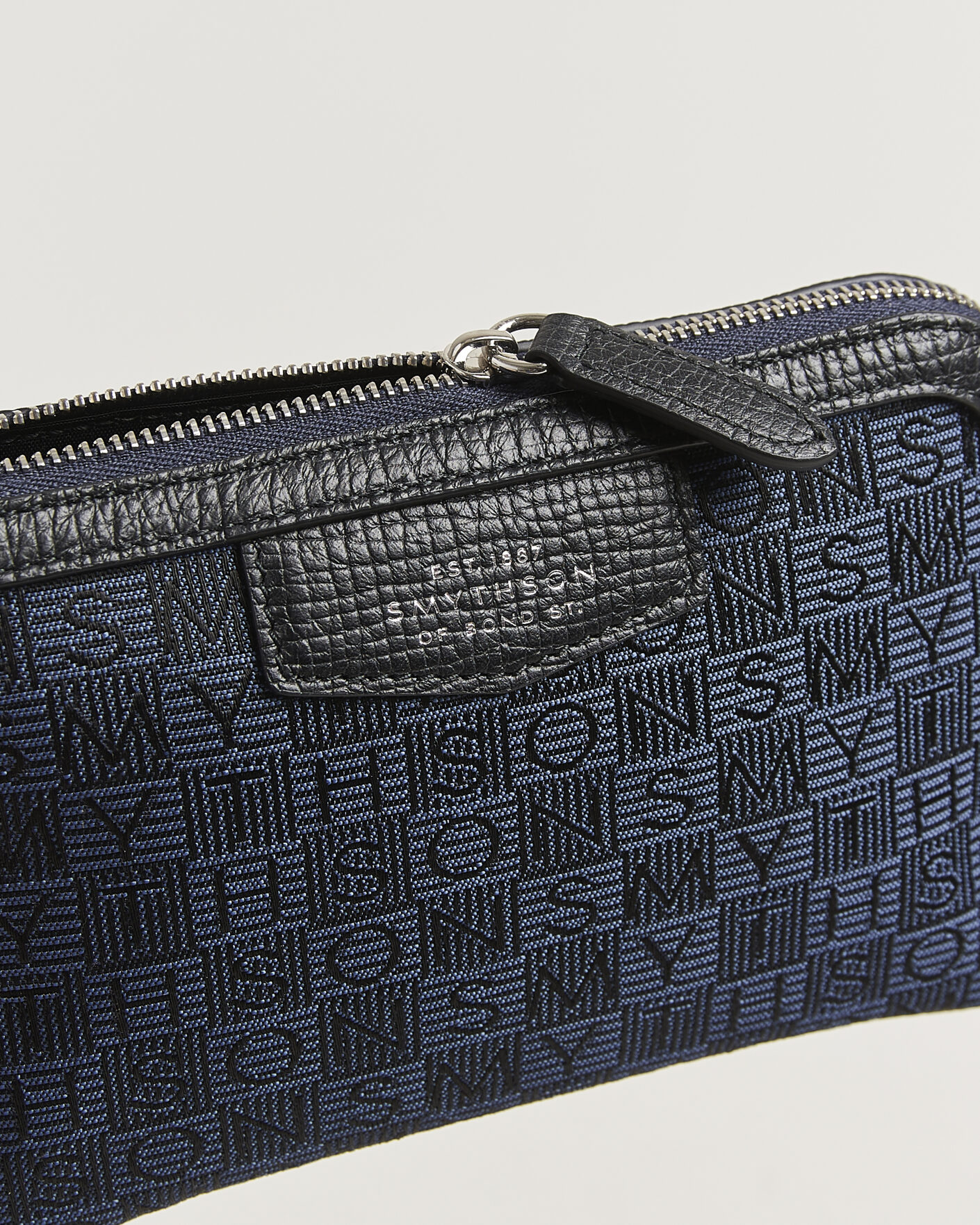 Herre | Tasker | Smythson | Canvas Stamp Small Travel Pouch Navy