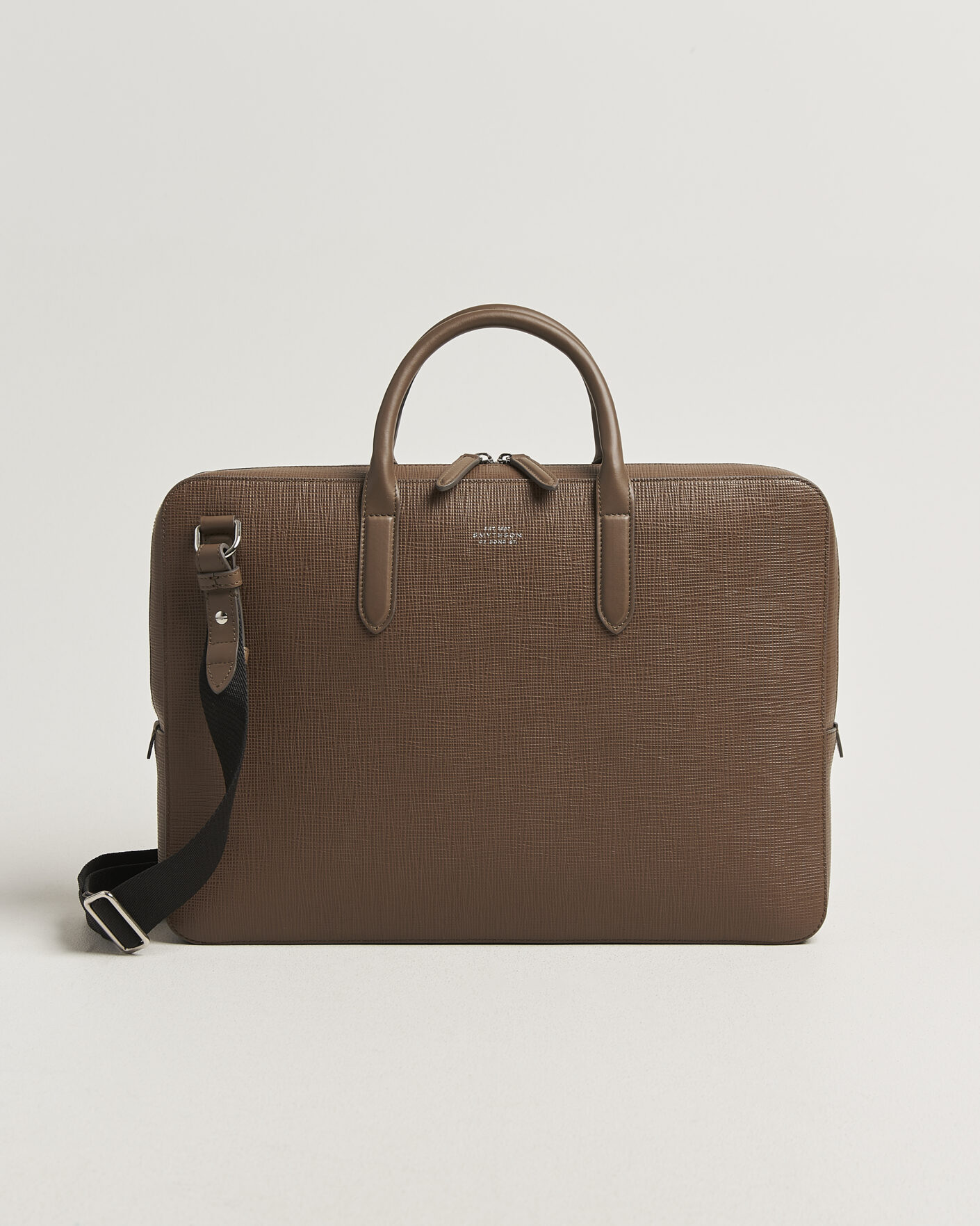 Herre | Tasker | Smythson | Panama Slim Lightweight Briefcase Fawn