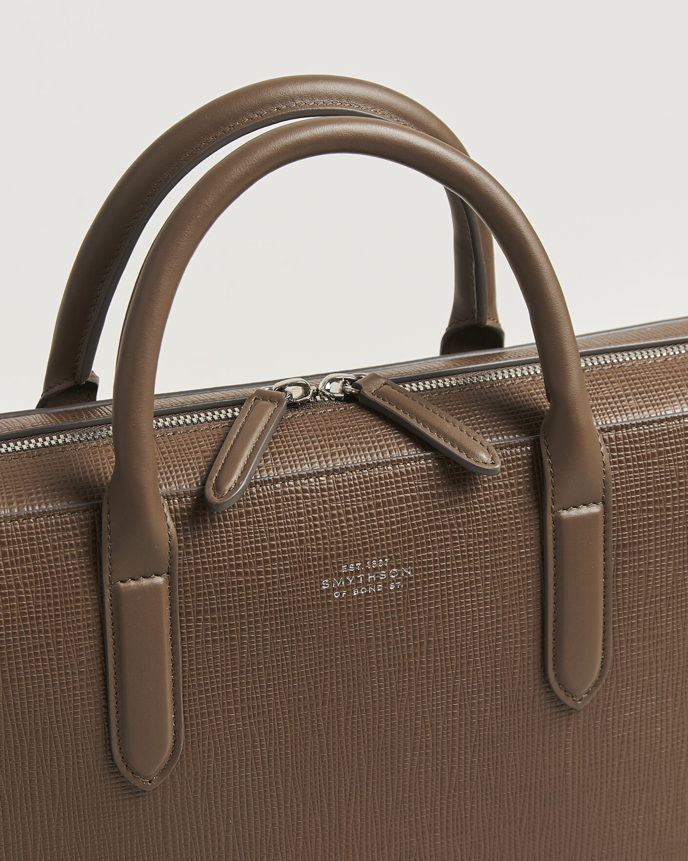 Herre | Tasker | Smythson | Panama Slim Lightweight Briefcase Fawn
