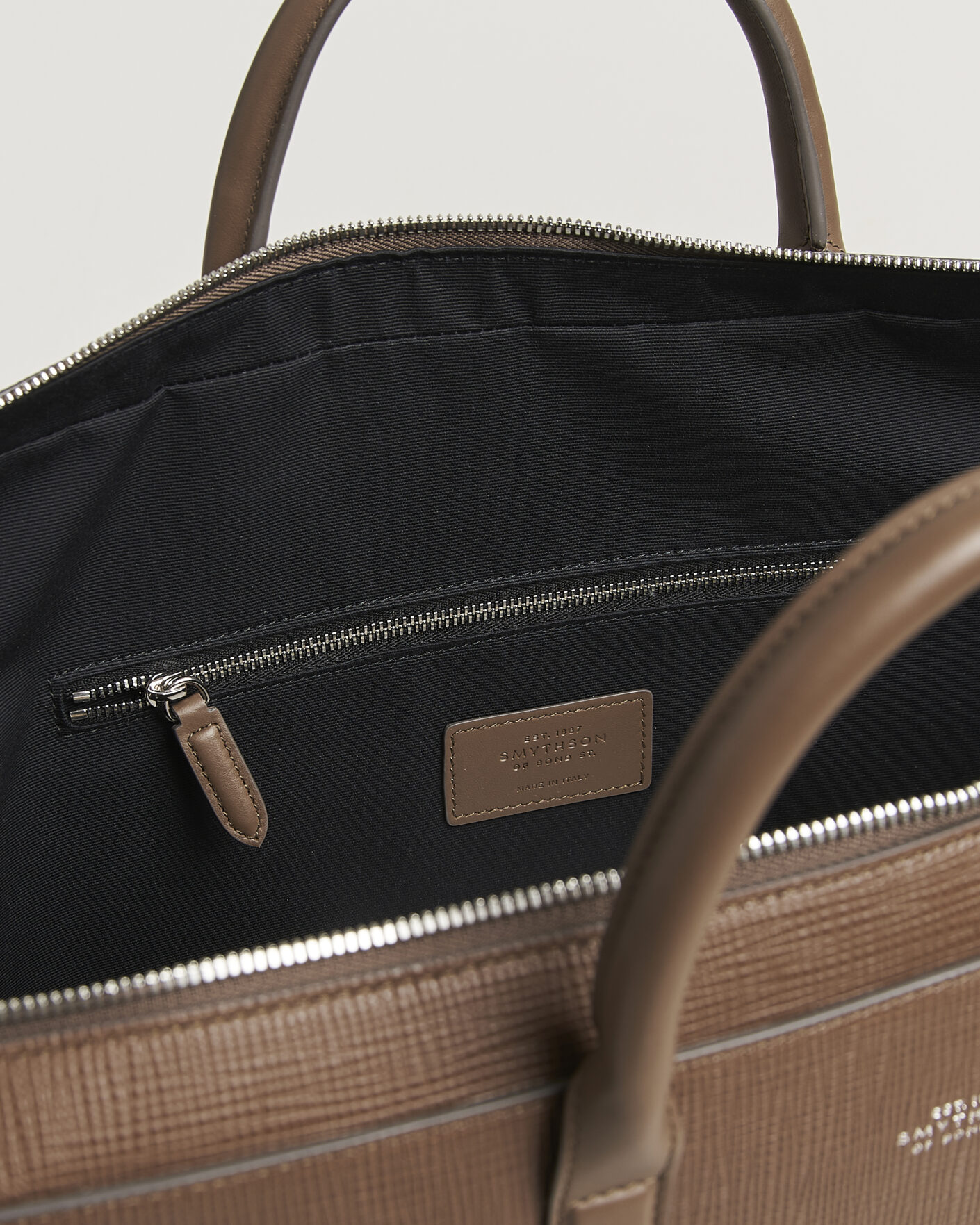 Herre | Tasker | Smythson | Panama Slim Lightweight Briefcase Fawn
