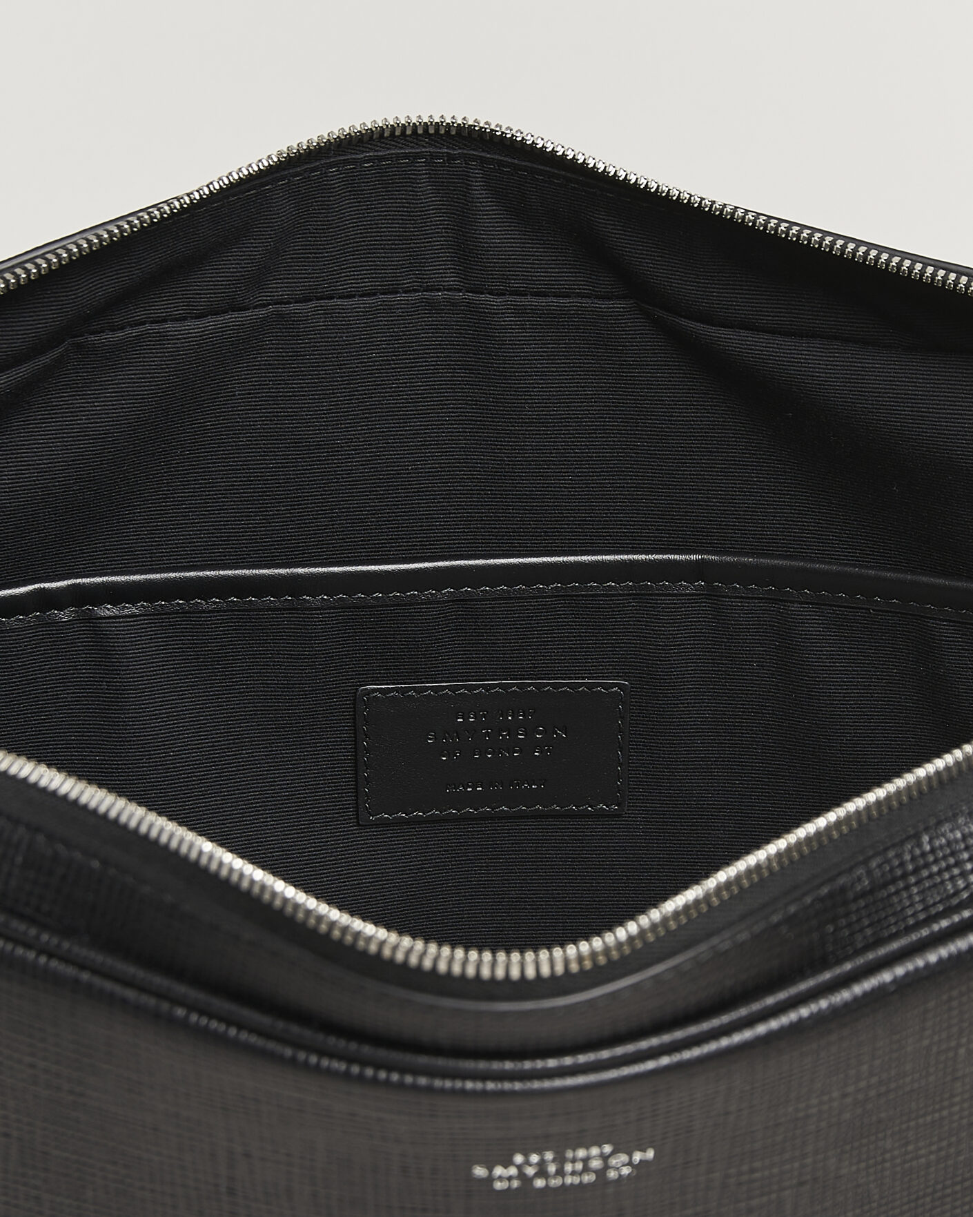 Herre | Tasker | Smythson | Panama Slim Messenger Bag Black