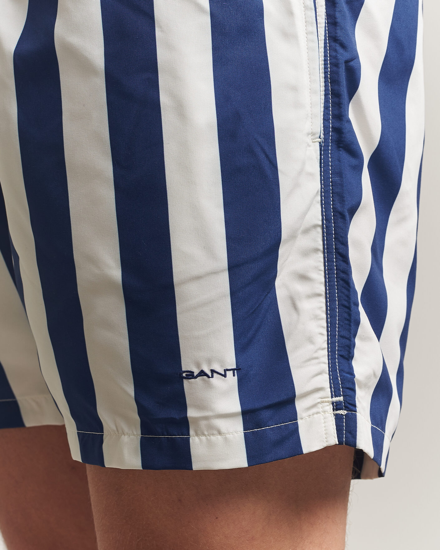 Herre | Badebukser | GANT | Blockstriped Swimshorts Rich Navy