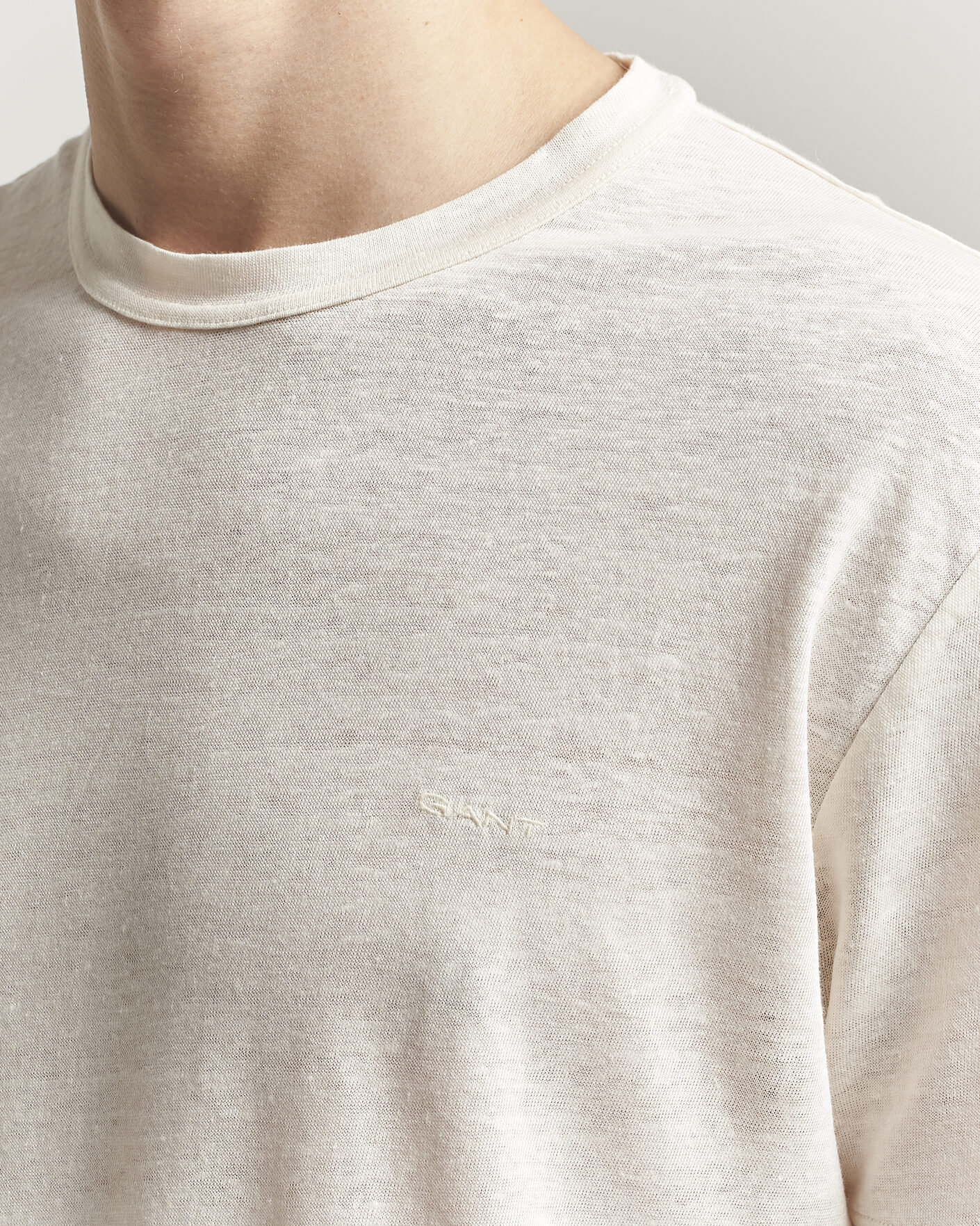 Herre | T-Shirts | GANT | Linen T-Shirt Creamed White