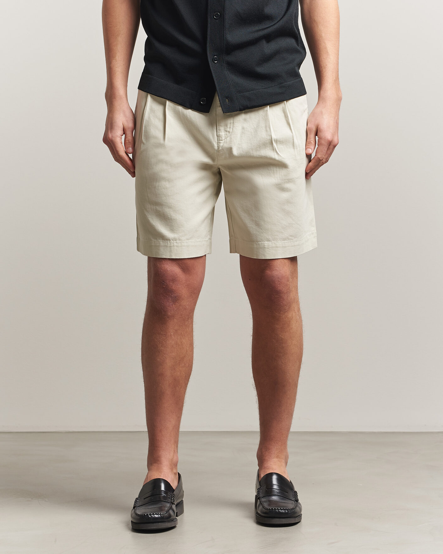 Herre | Shorts | GANT | Relaxed Light Canvas Pleated Shorts Sand
