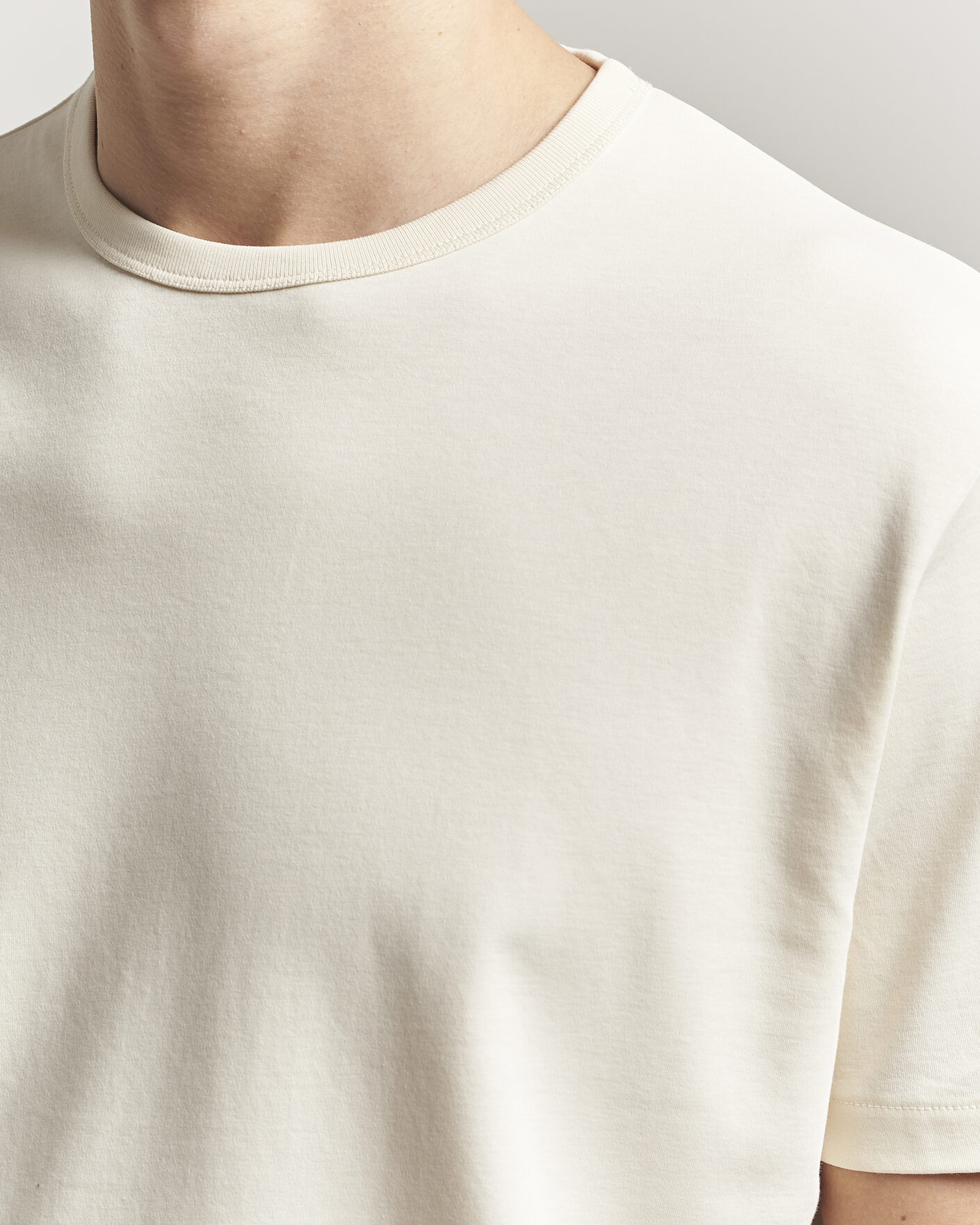 Herre | T-Shirts | Gant | Interlock Crew Neck T-Shirt Creamed White