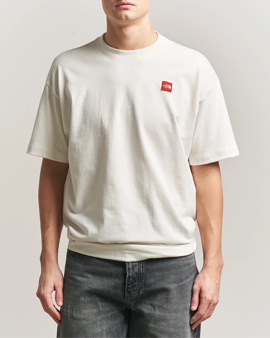 Herre | T-Shirts | The North Face | Red Box T-Shirt White Dune