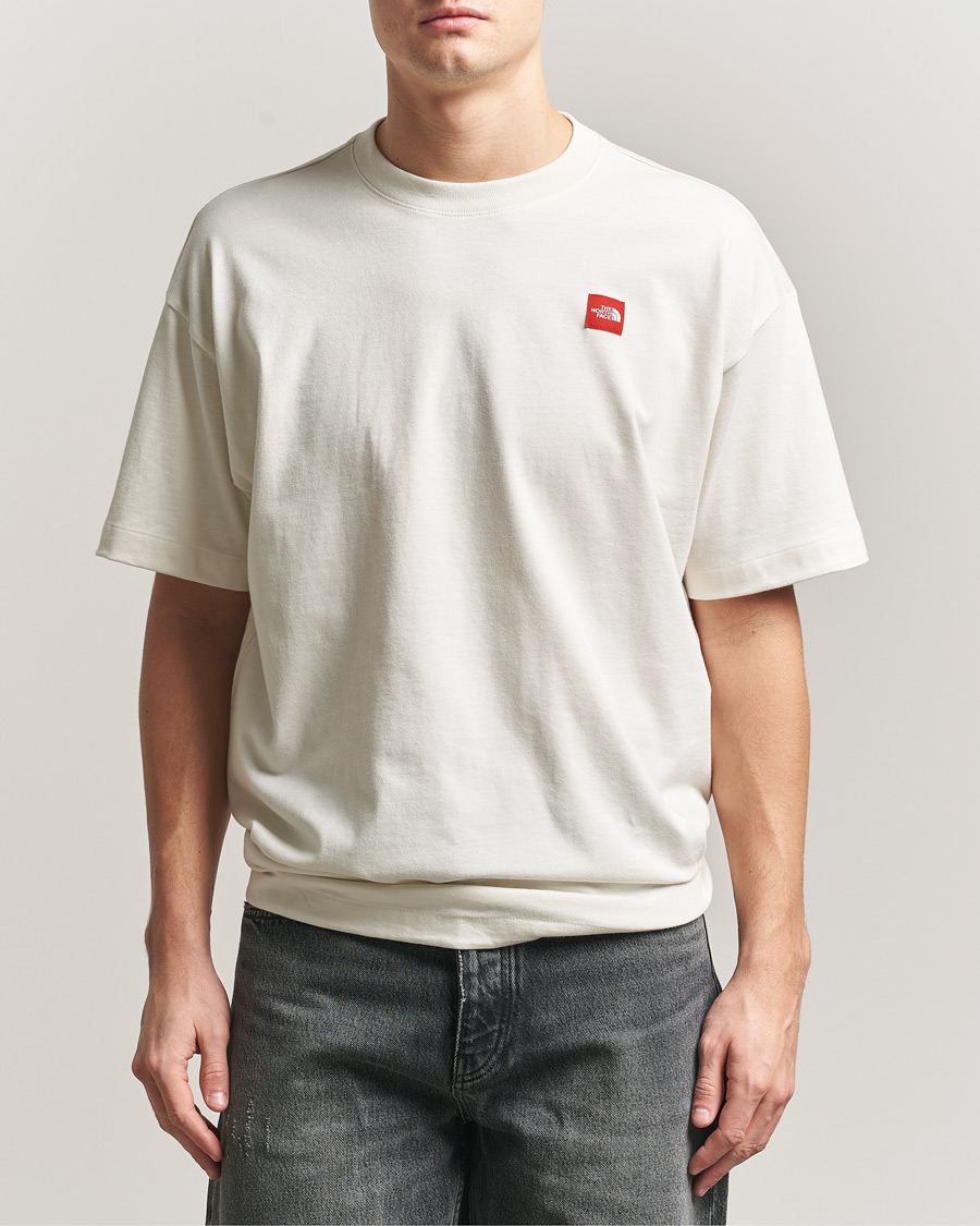 Herre | T-Shirts | The North Face | Red Box T-Shirt White Dune
