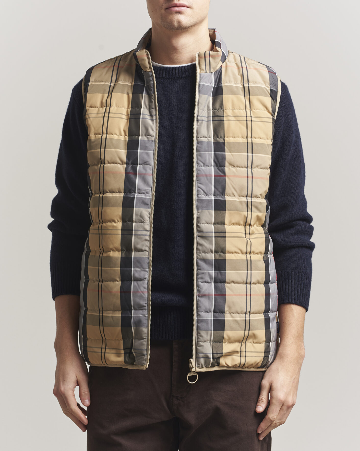 Herre | Veste | Barbour Lifestyle | Reversible Tartan Puffer Gilet Dress Tartan