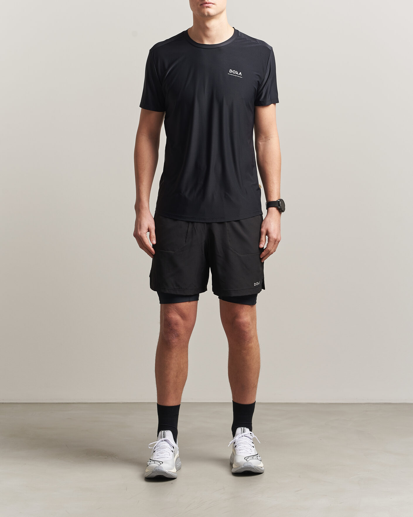 Herre | T-Shirts | DOXA | Rerun Short Sleeve T-Shirt Black