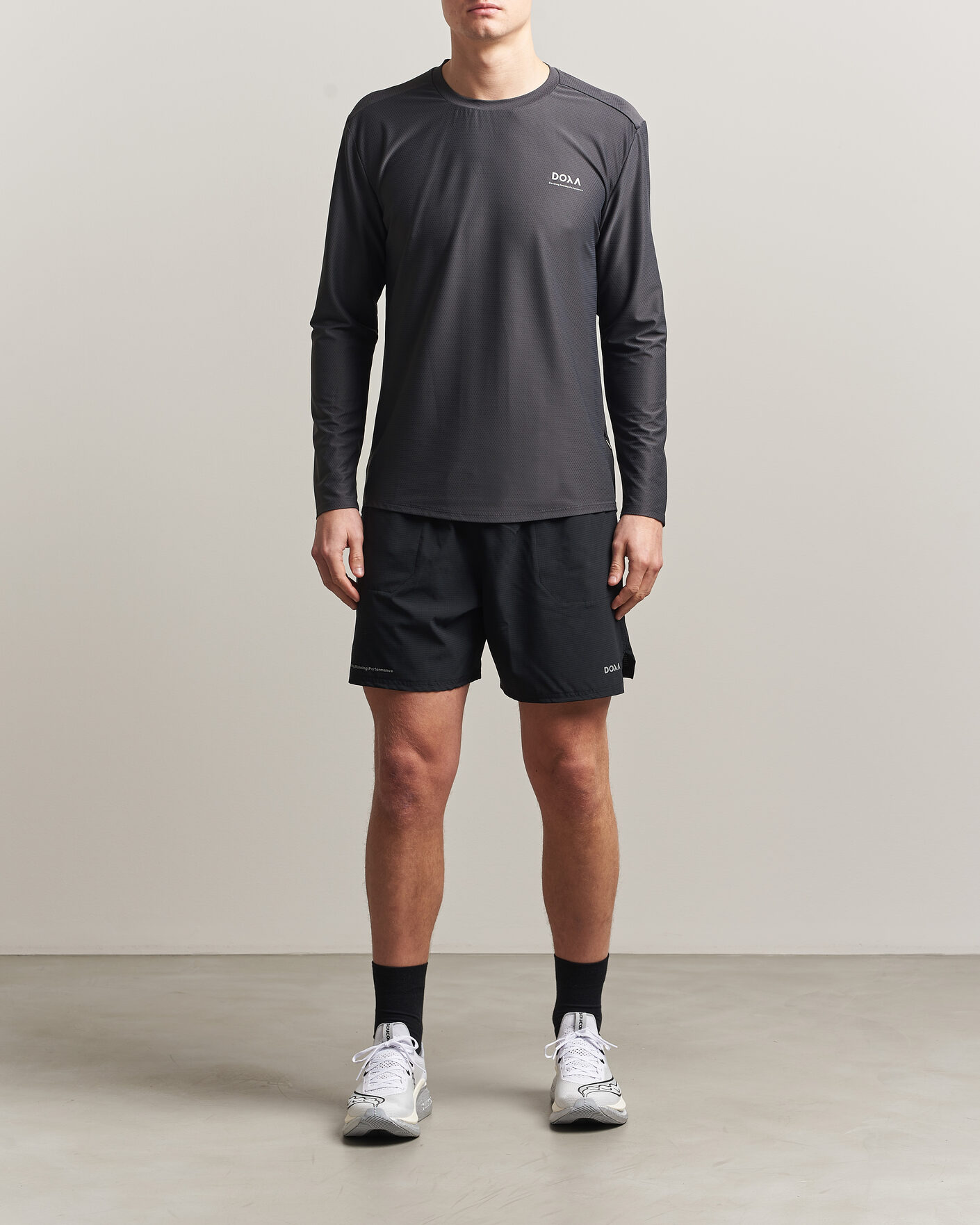 Herre | T-Shirts | DOXA | Rerun Long Sleeve T-Shirt Raven