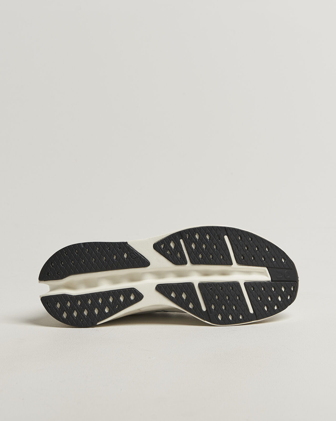 Herre | Løbesko | On | Cloudsurfer Max White/White