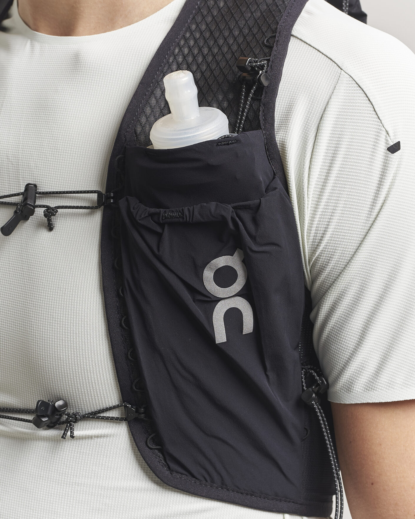 Herre | Activt tilbehør | On | Ultra Vest Pro 10L Black