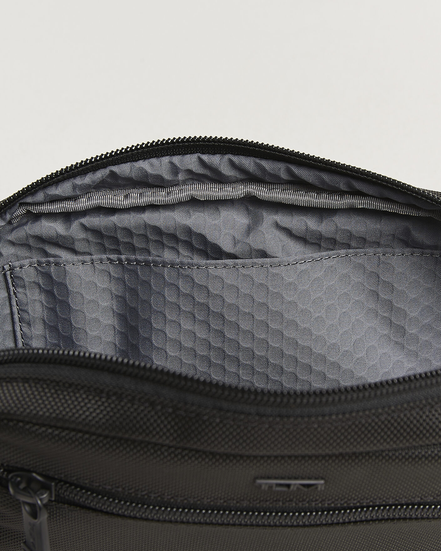 Herre | Tasker | TUMI | Zip-Around Case Black