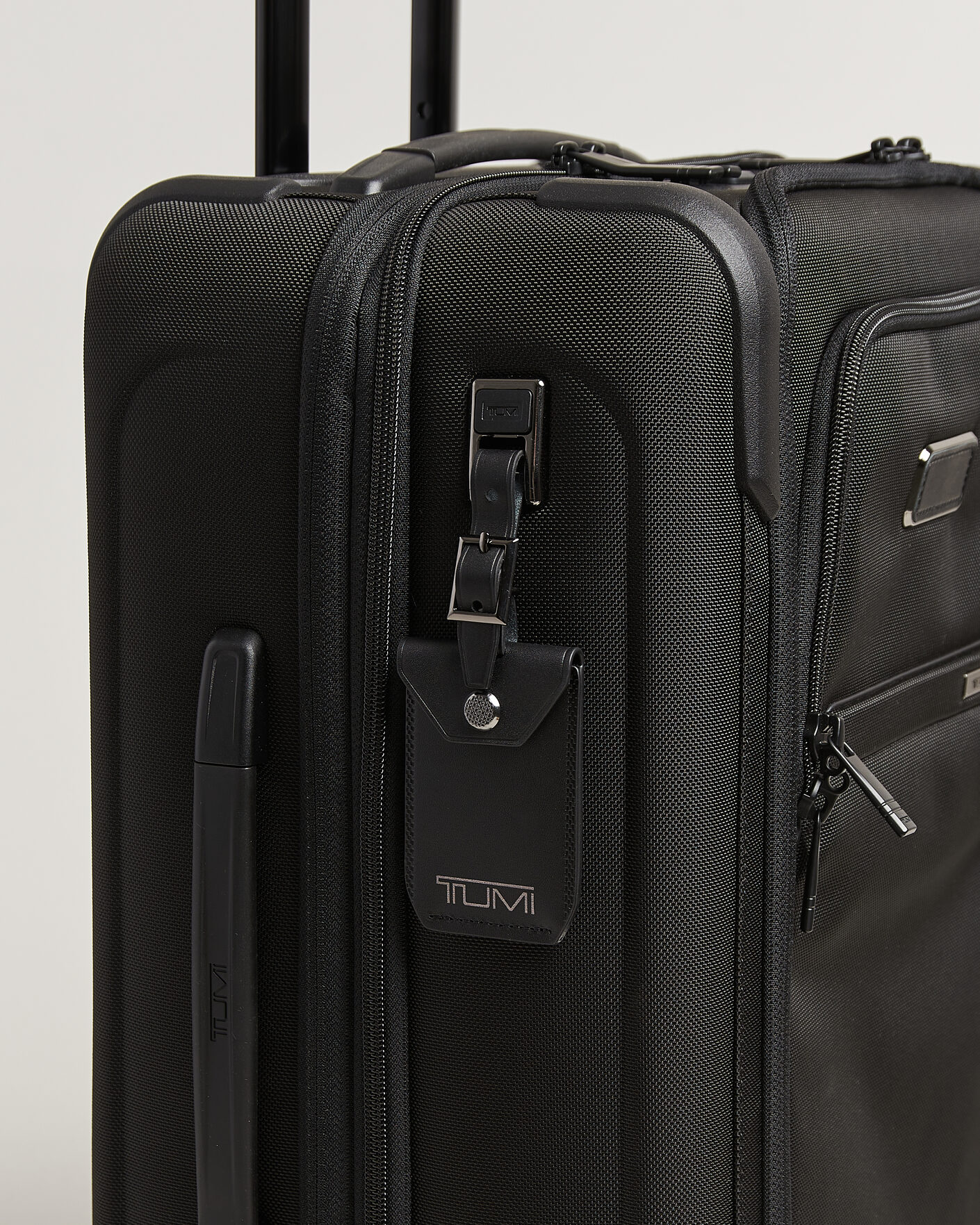 Herre | Tasker | TUMI | Alpha 4 Dual Access Expansion Cross Over Black