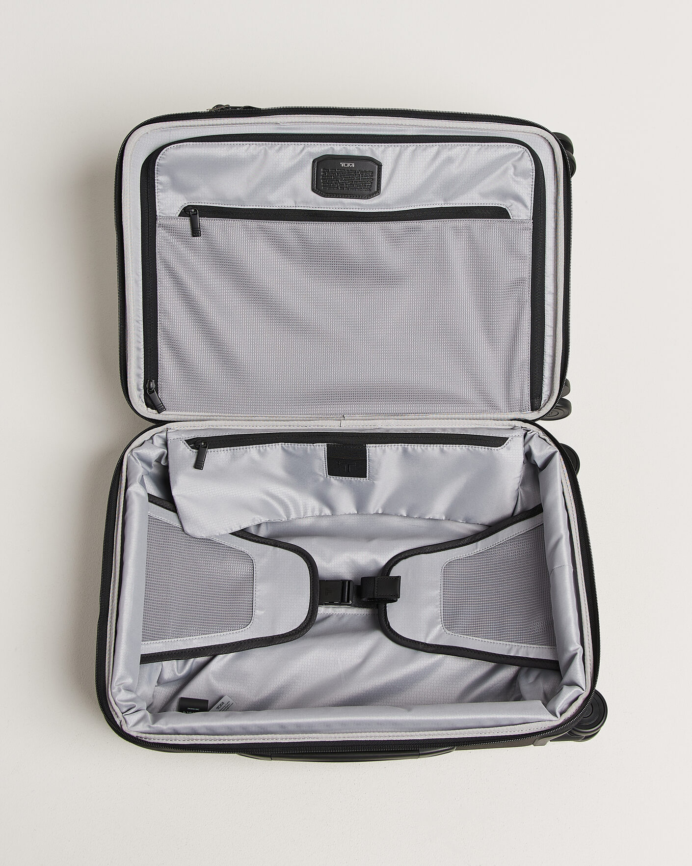 Herre | Tasker | TUMI | Alpha 4 Dual Access Expansion Cross Over Black