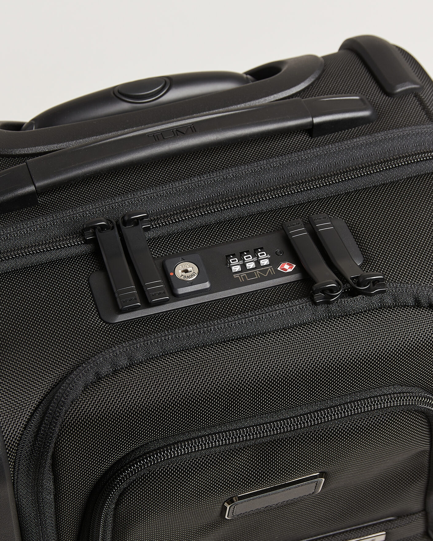 Herre | Tasker | TUMI | Alpha 4 Dual Access Expansion Cross Over Black