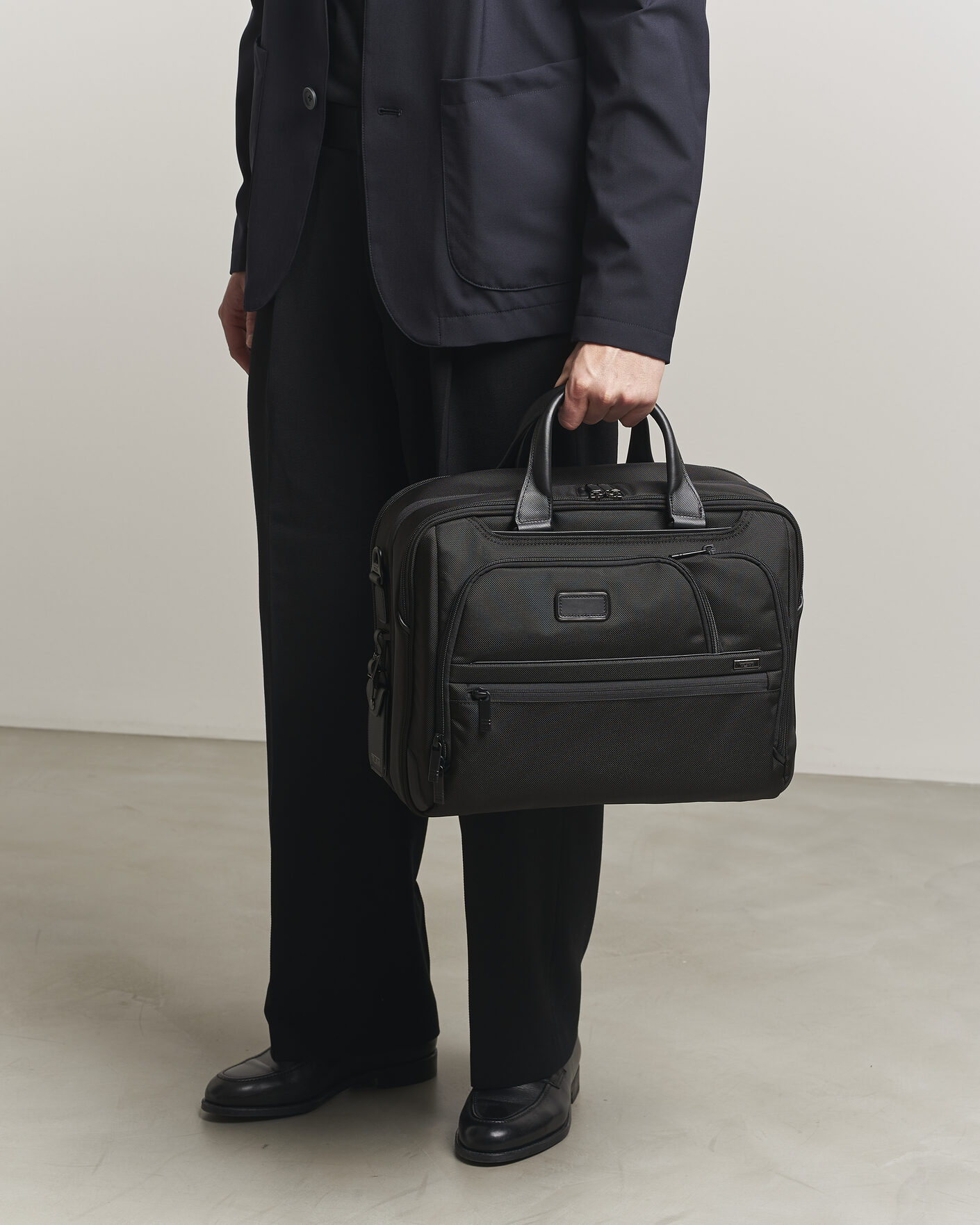 Herre | Tasker | TUMI | Alpha 4 Expandable Medium Briefcase Black
