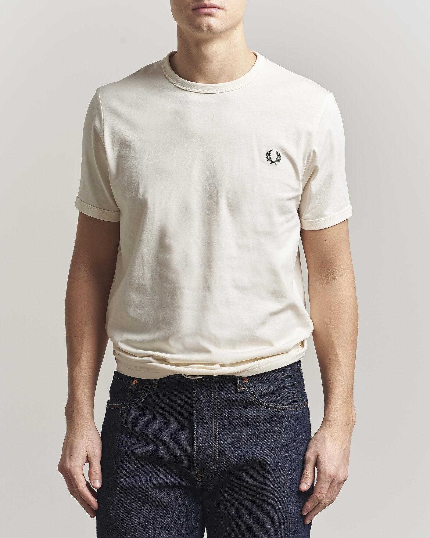 Herre | T-Shirts | Fred Perry | Ringer T-Shirt Ecru