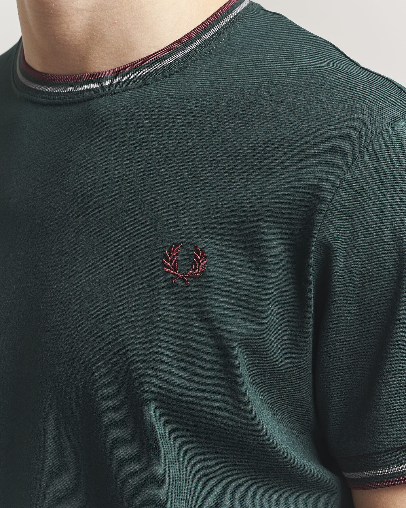 Herre | T-Shirts | Fred Perry | Twin Tipped T-Shirt Grassroots Green