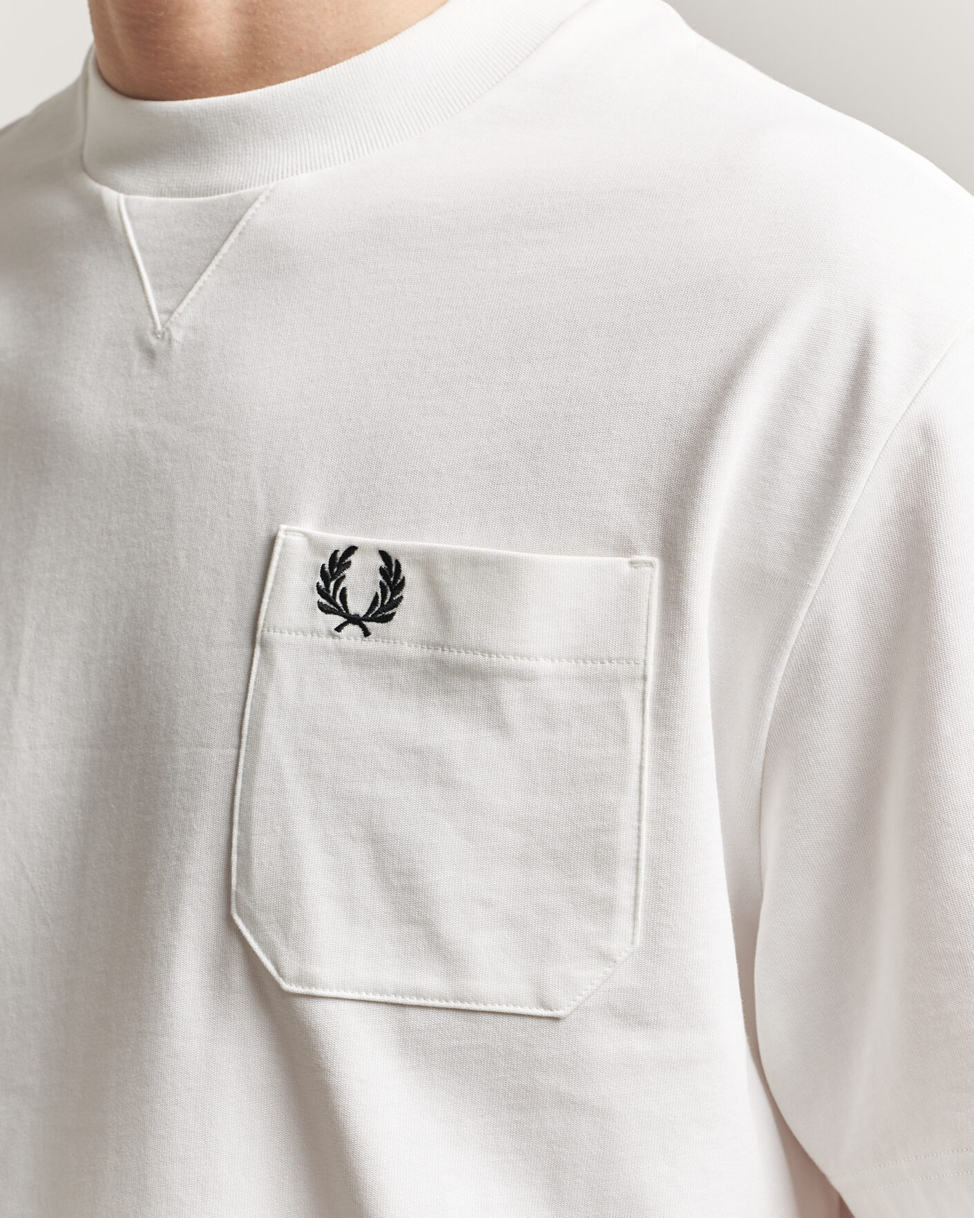 Herre | T-Shirts | Fred Perry | Heavy Pocket T-Shirt Snow White