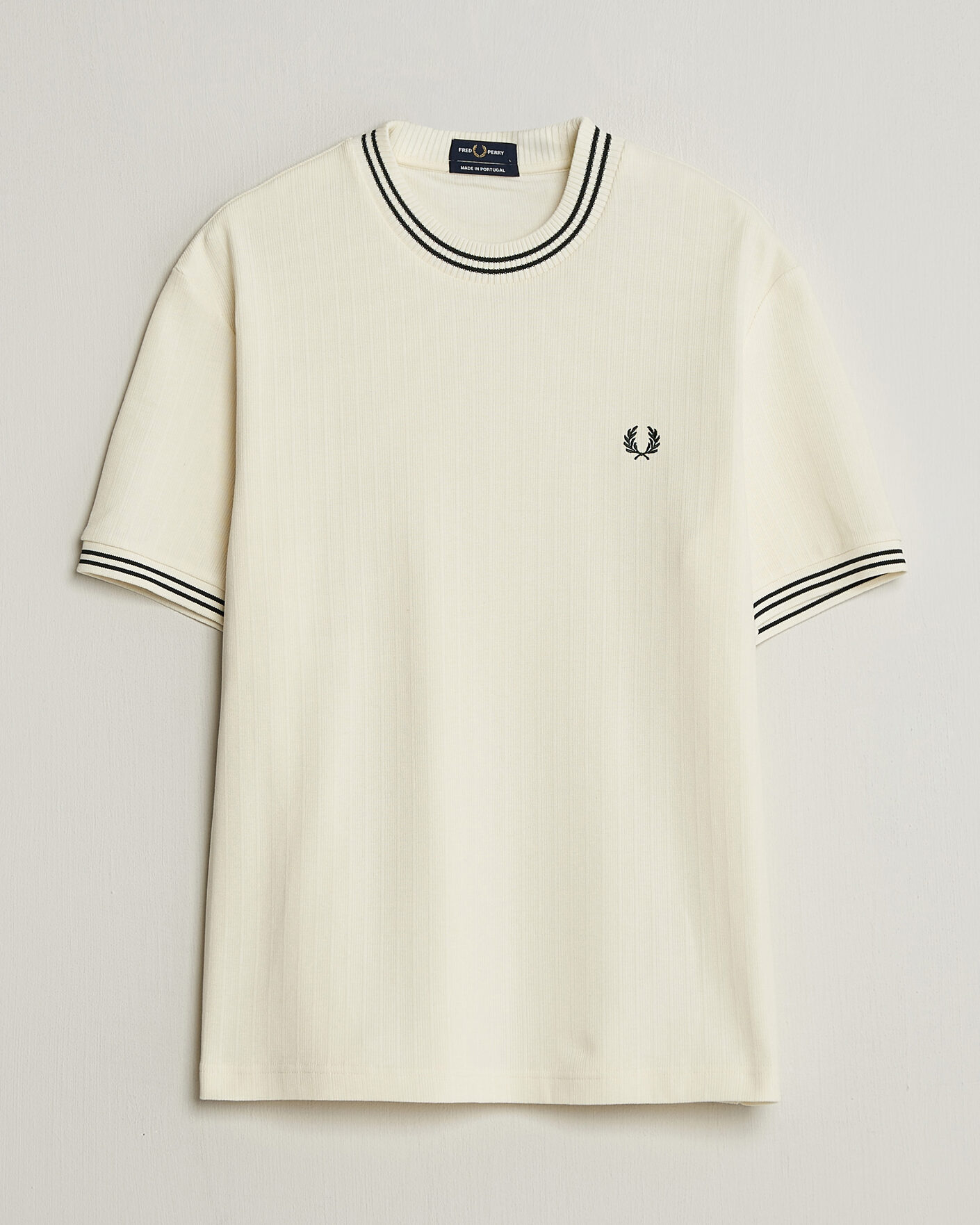 Herre | T-Shirts | Fred Perry | Rib Knitted T-Shirt Ecru