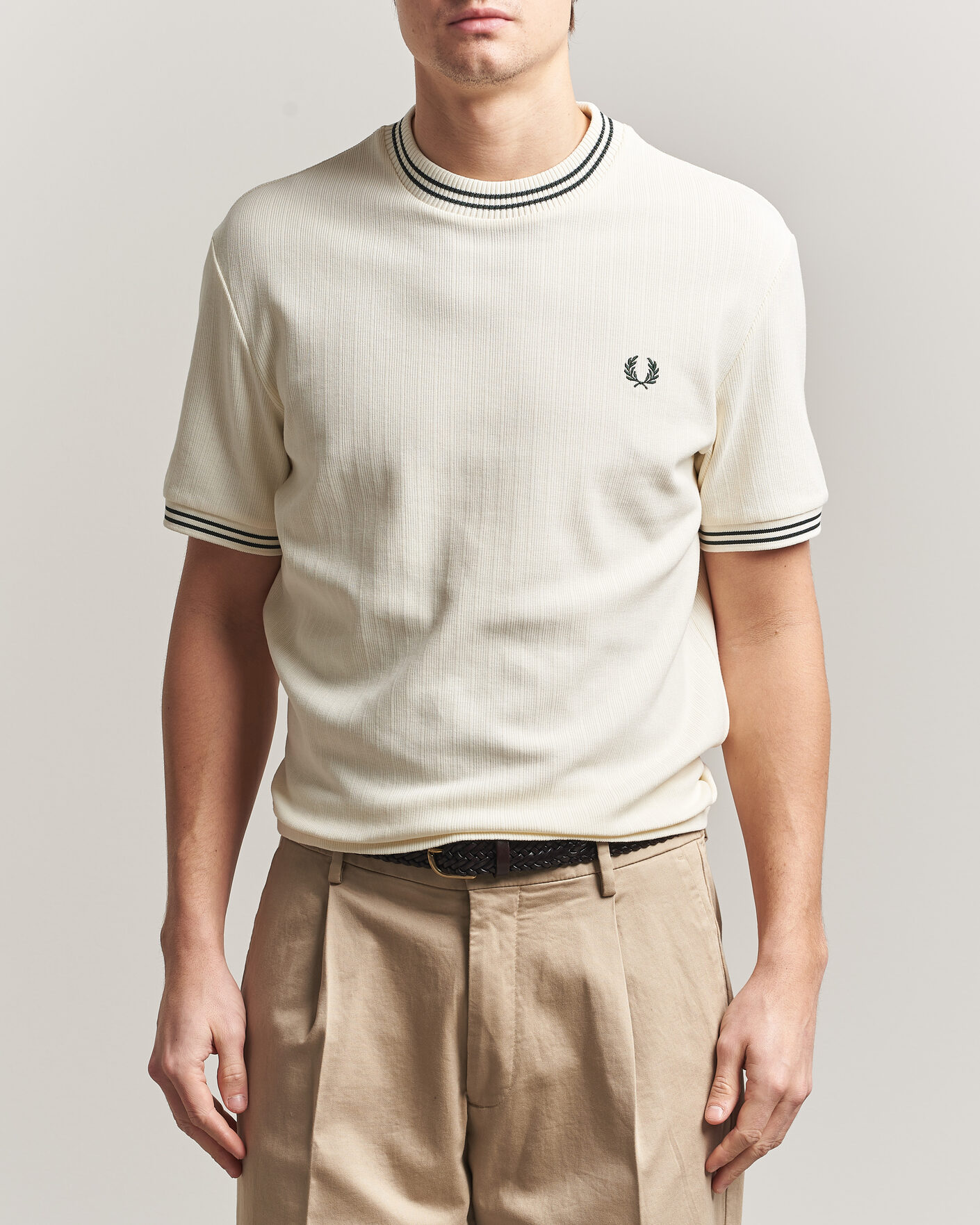 Herre | T-Shirts | Fred Perry | Rib Knitted T-Shirt Ecru