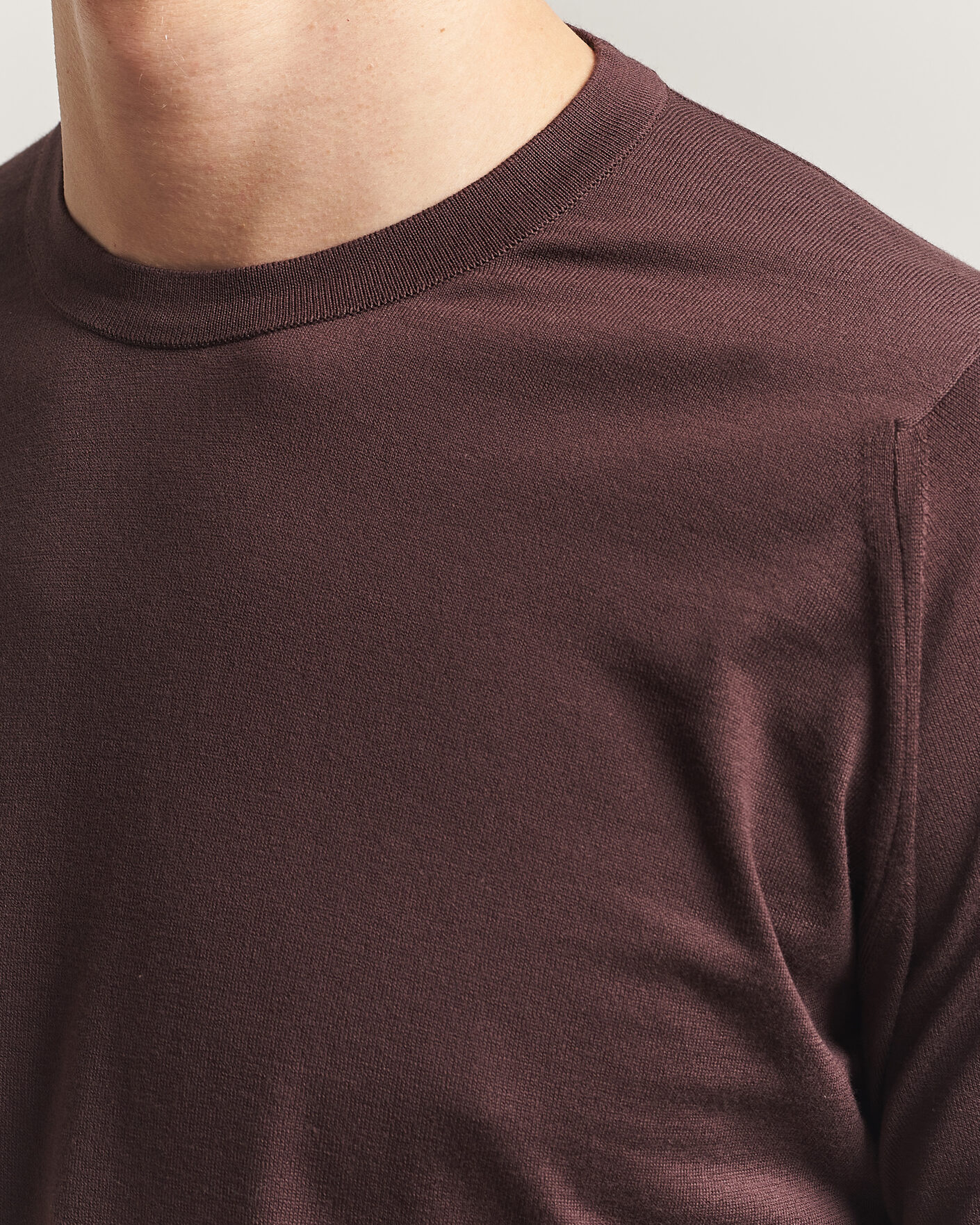 Herre | Trøjer | John Smedley | Rowland Sea Island Crew Neck Pullover Raisin Brown