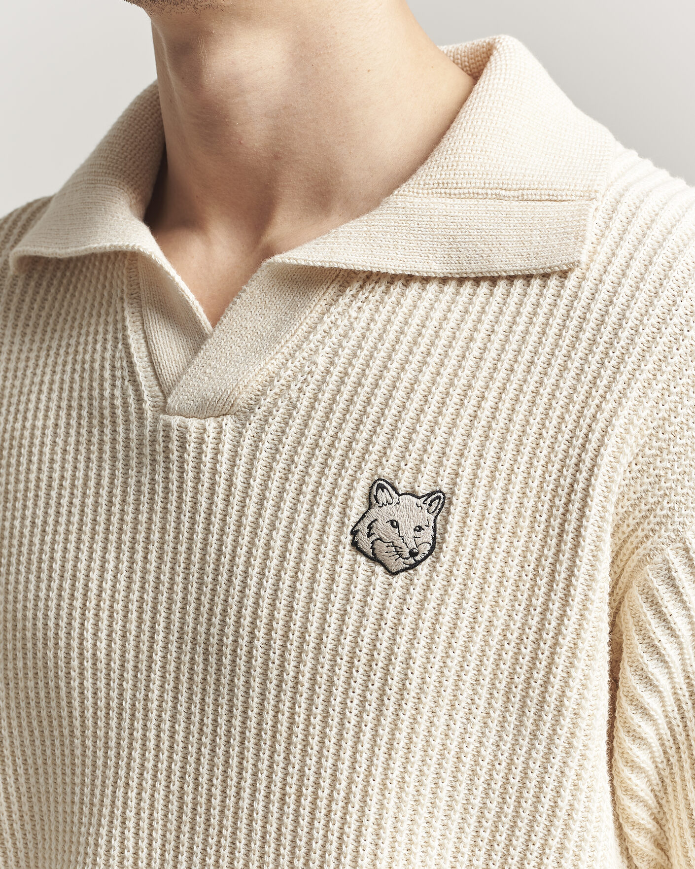 Herre | Polotrøjer | Maison Kitsuné | Tonal Fox Head Rib Knitted Polo Sandshell
