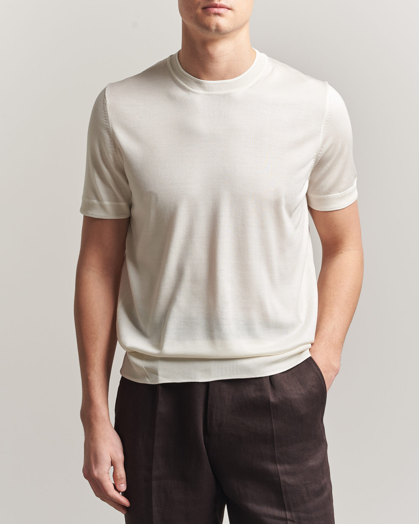 Herre | T-Shirts | BOSS CAMEL | Nottano Silk Knitted T-Shirt Open White