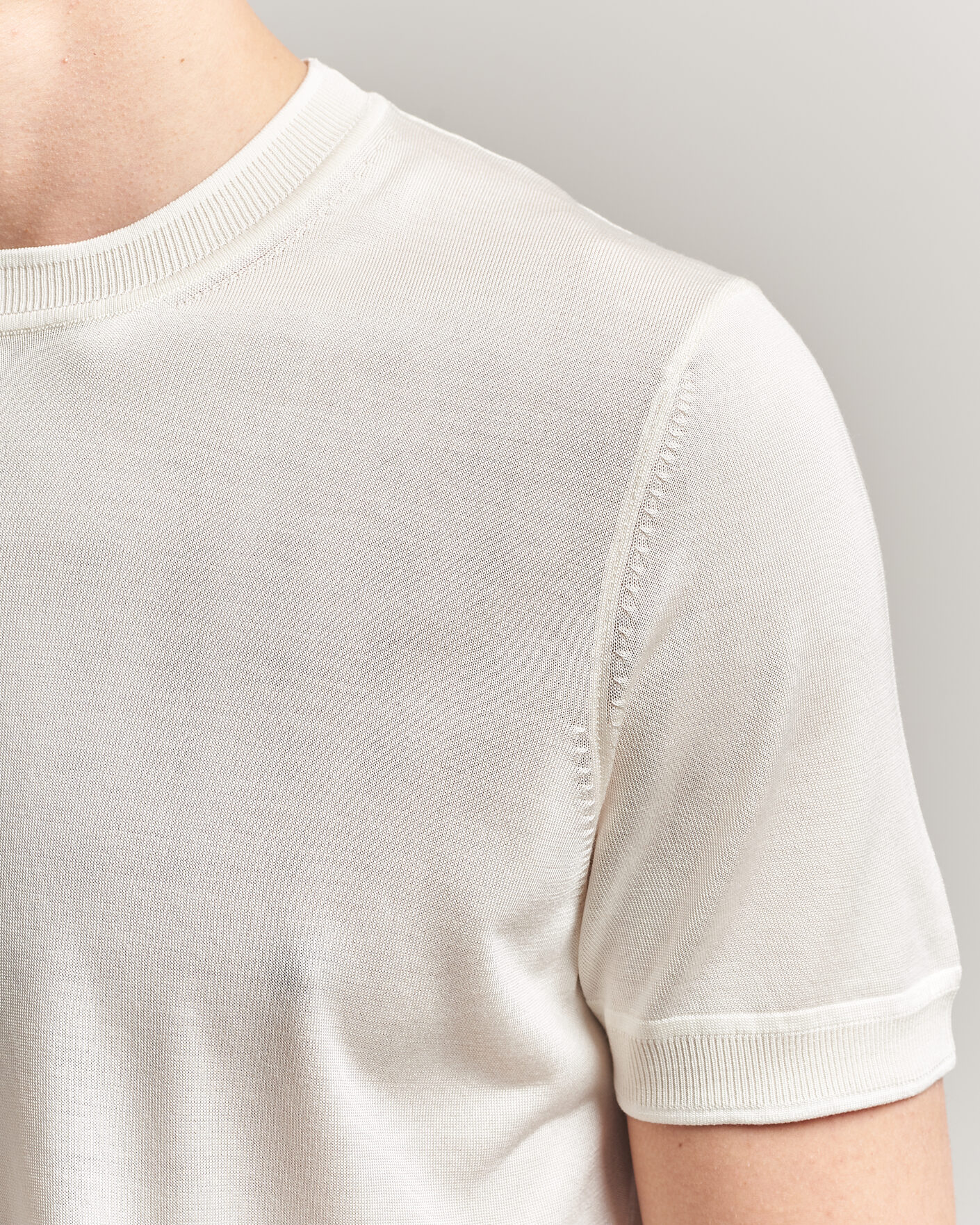 Herre | T-Shirts | BOSS CAMEL | Nottano Silk Knitted T-Shirt Open White
