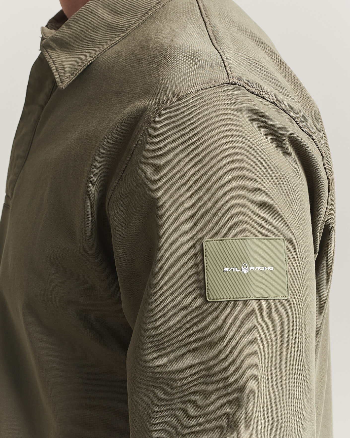 Herre | Trøjer | Sail Racing | Wind Pigment Dyed Rugger Mud Green