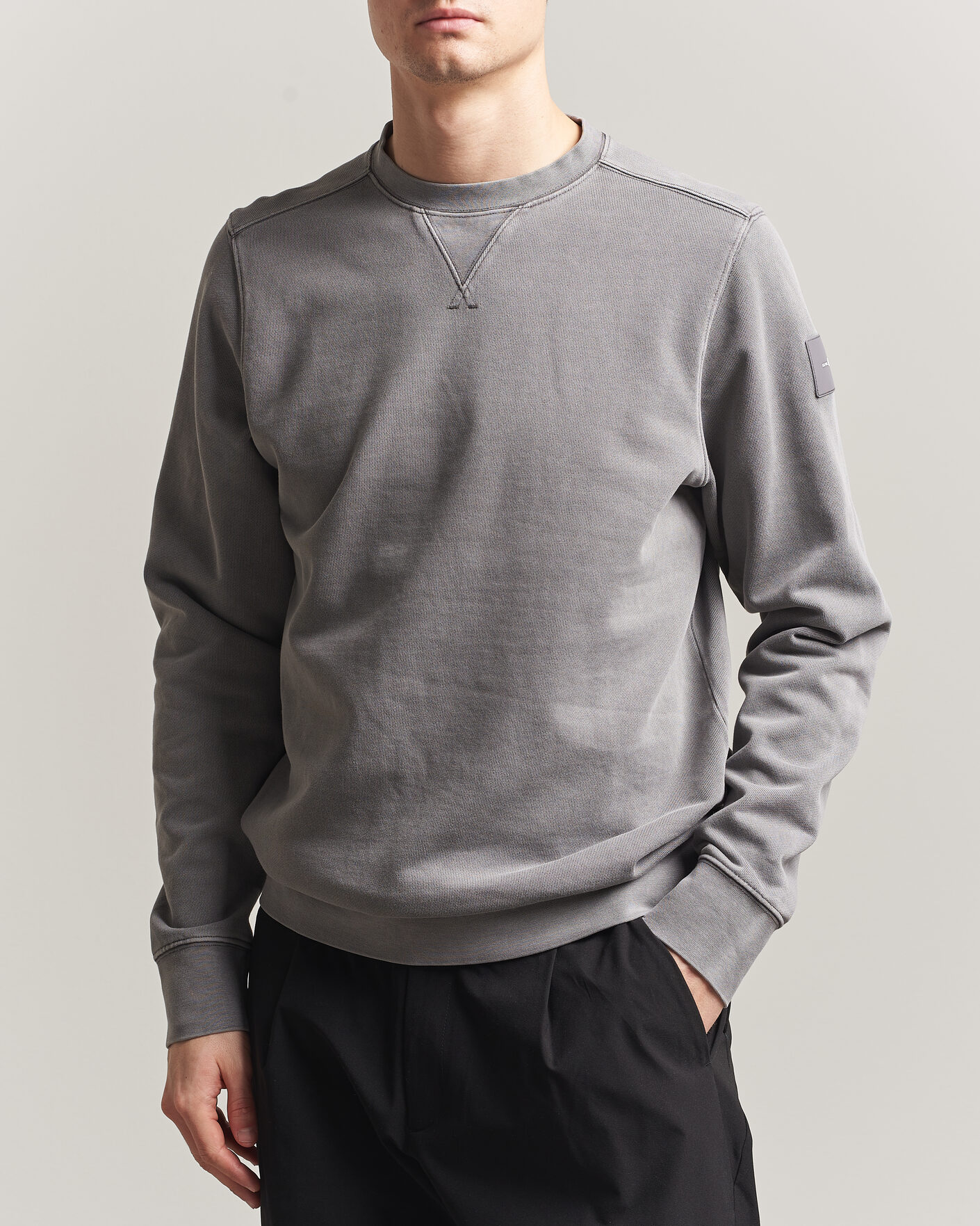 Herre | Trøjer | Sail Racing | Wind Pigment Dyed Sweatshirt Frost Grey