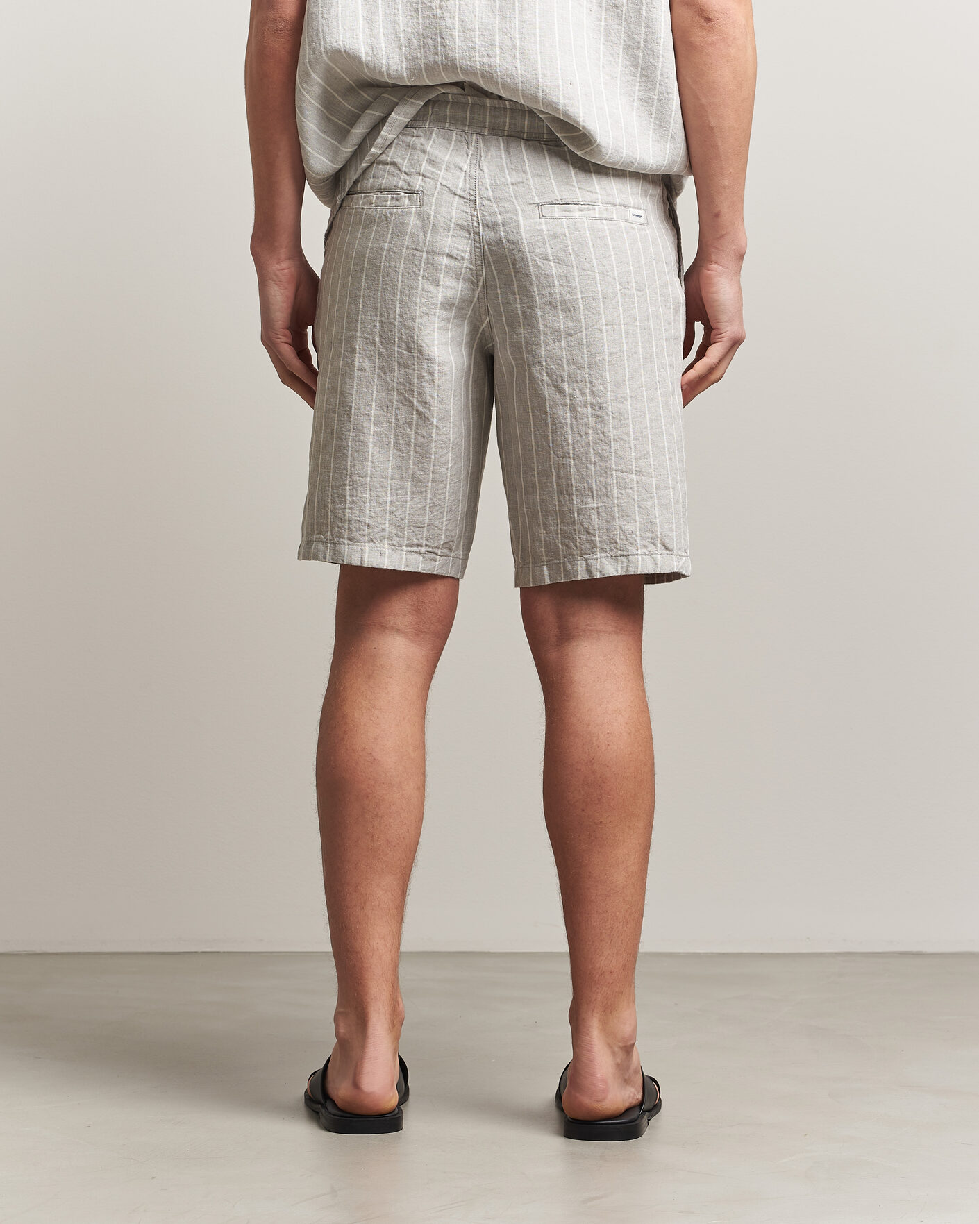 Herre | Shorts | KnowledgeCotton Apparel | Striped Loose Linen Shorts Grey