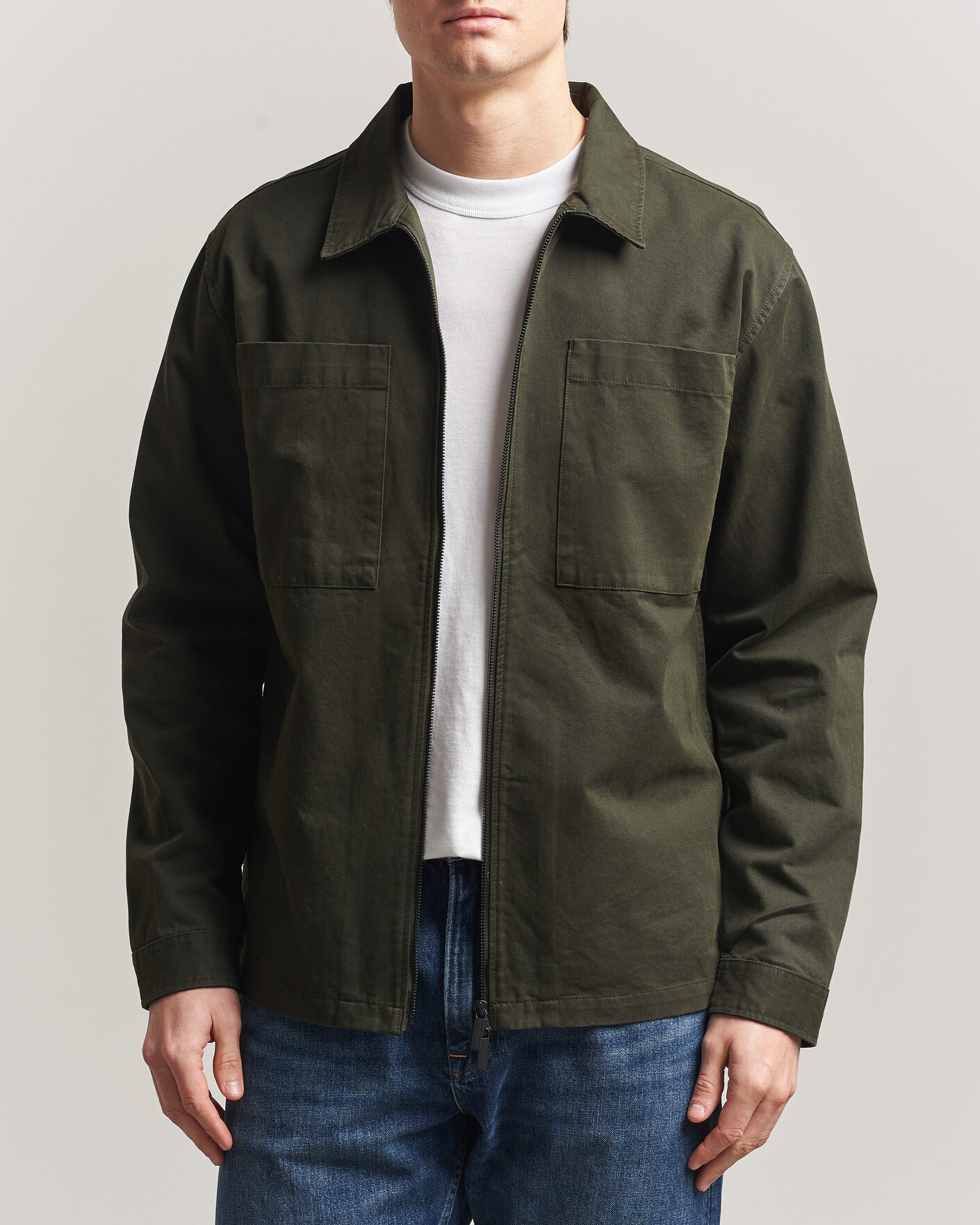 Herre | Skjorter | KnowledgeCotton Apparel | Cotton Twill Stretch Zip Overshirt Forest Night