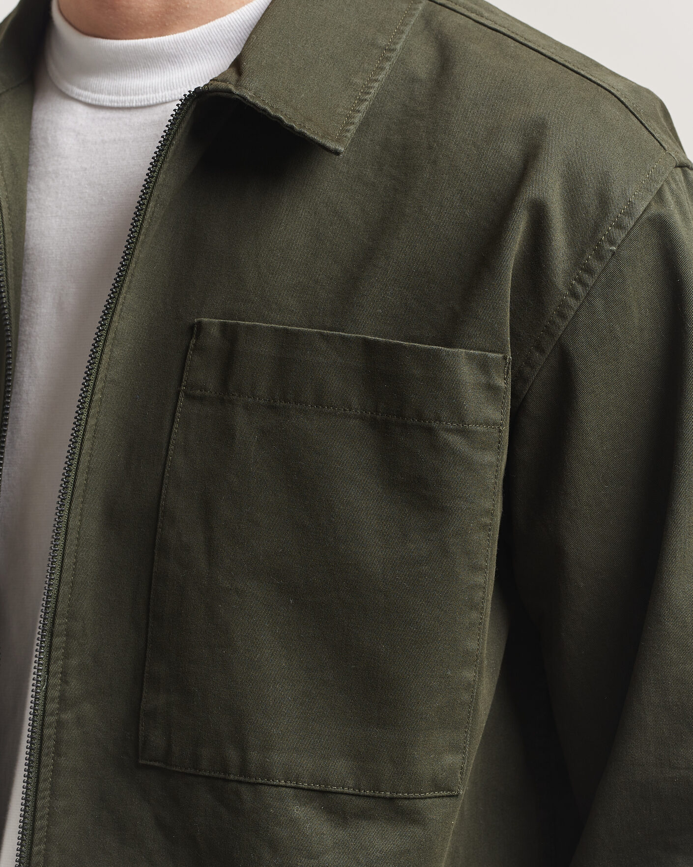 Herre | Skjorter | KnowledgeCotton Apparel | Cotton Twill Stretch Zip Overshirt Forest Night