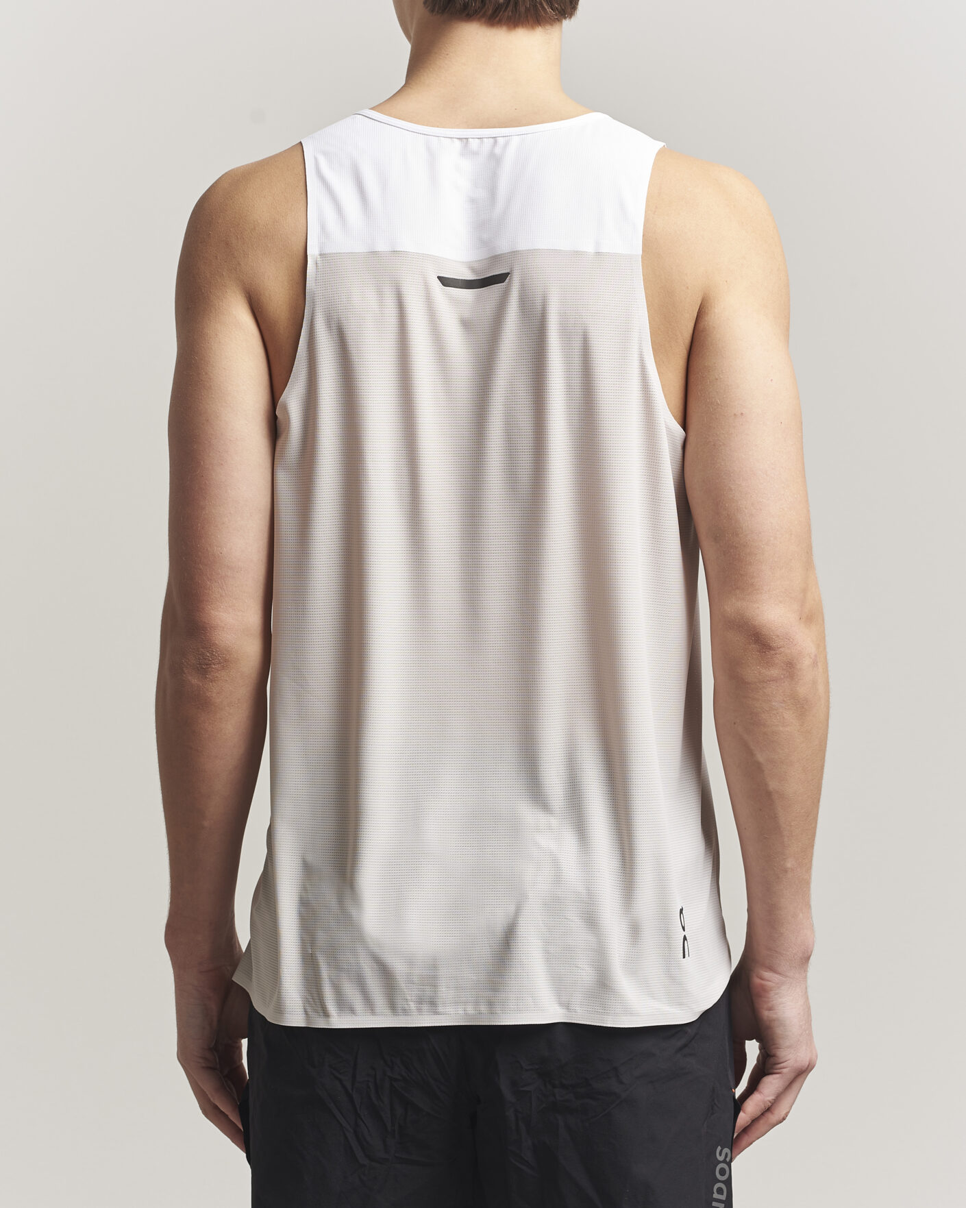 Herre | T-Shirts | On | Performance Tank  White/Silver