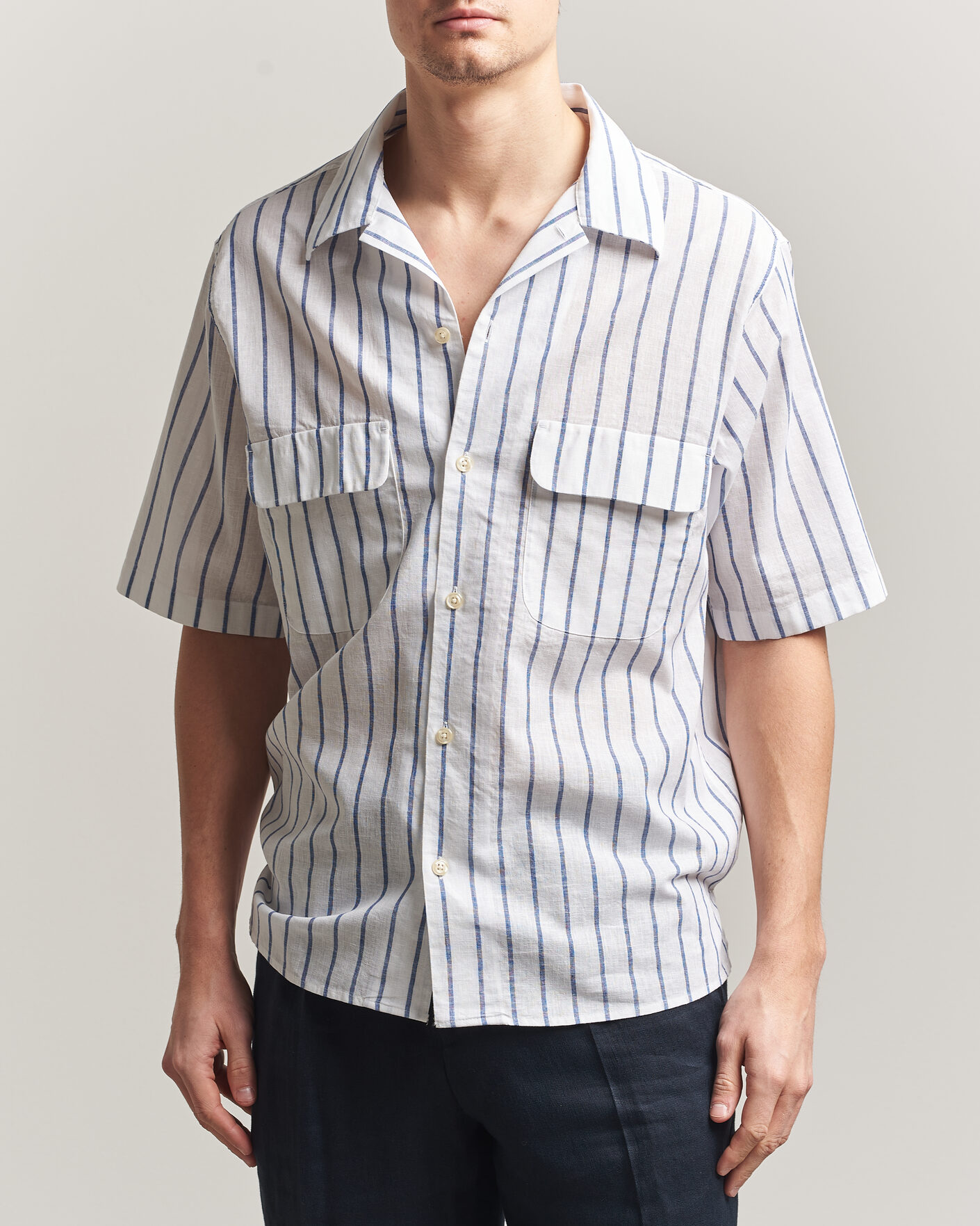 Herre | Skjorter | Oscar Jacobson | Striped Short Sleeve Linen Shirt Navy/White