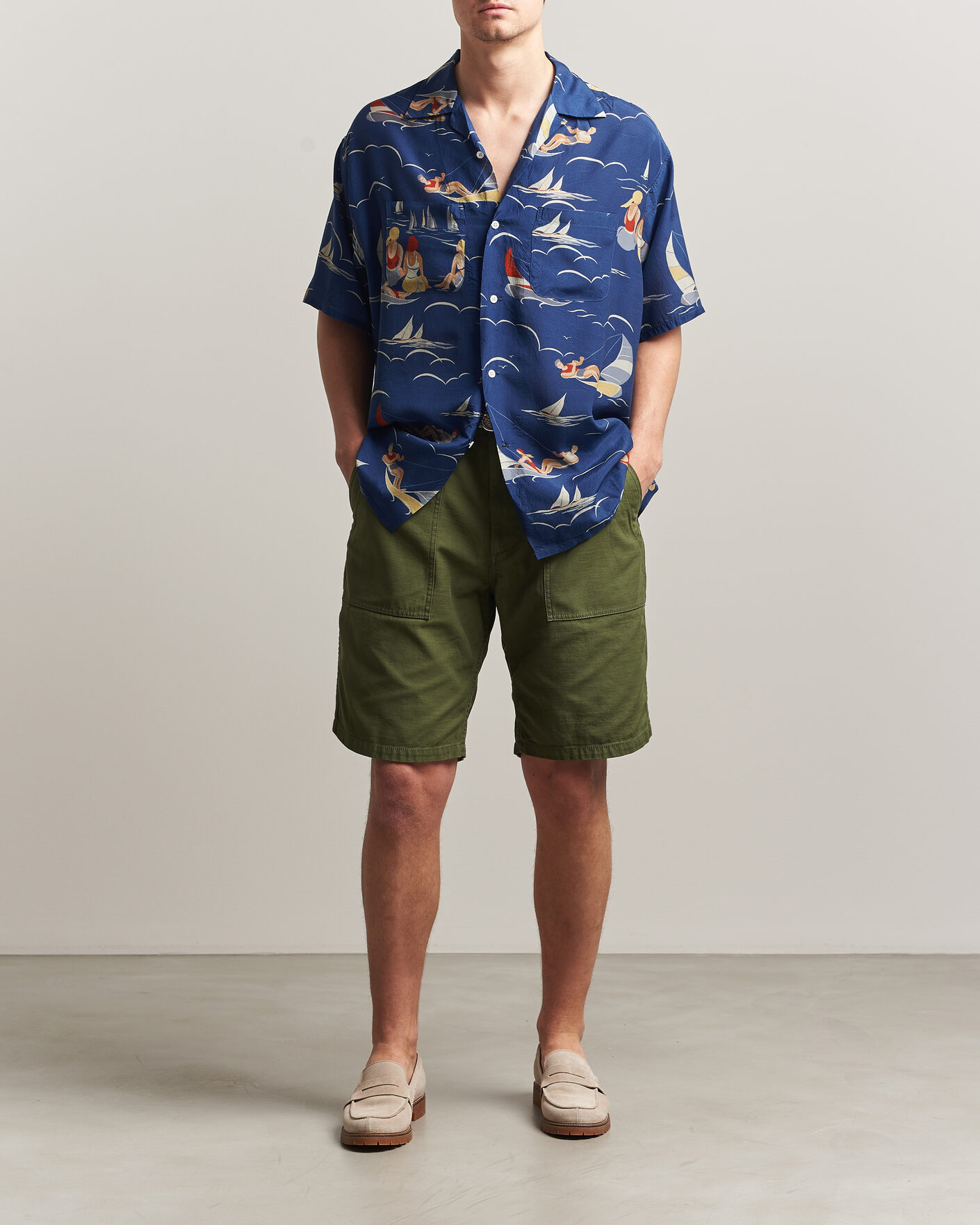 Herre | Shorts | BEAMS PLUS | MIL Utility Sateen Shorts Olive