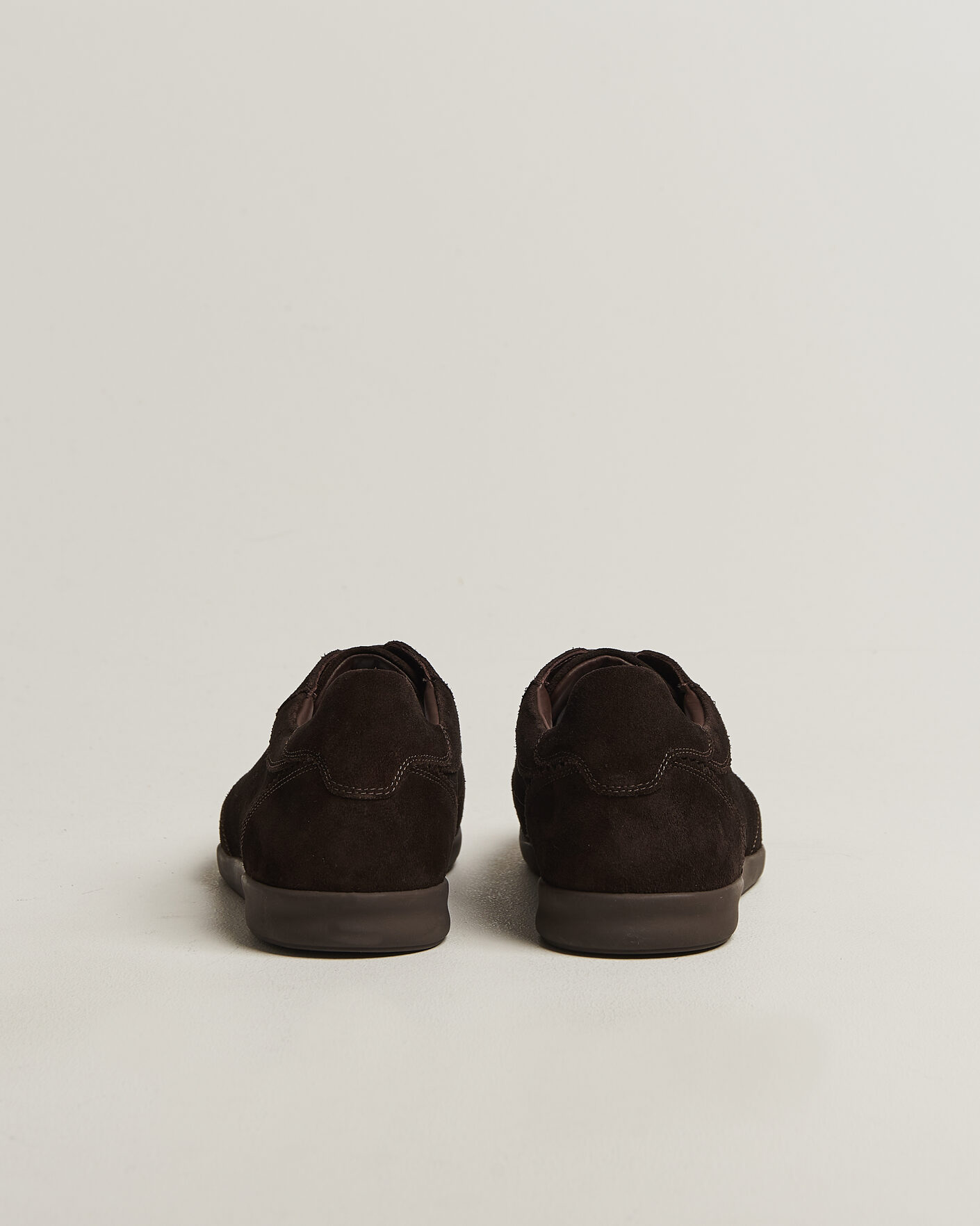 Herre | Sneakers | Loake Shoemakers | Mayfair Suede Dress Sneaker Dark Brown