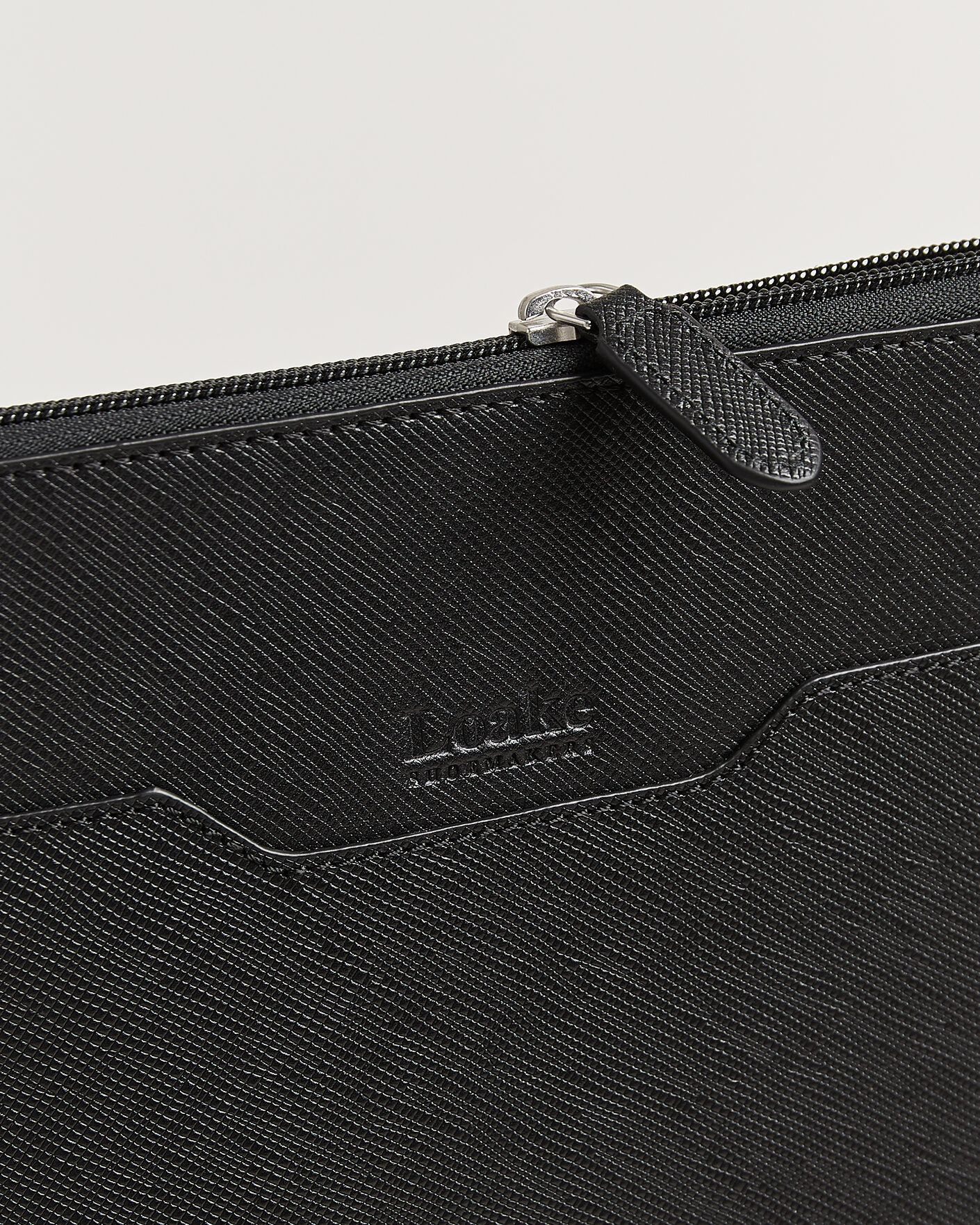 Herre | Tasker | Loake Shoemakers | Gresham Grain Leather Laptop Cover Black