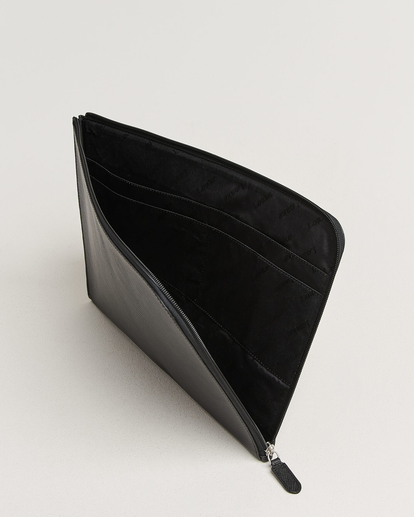 Herre | Tasker | Loake Shoemakers | Gresham Grain Leather Laptop Cover Black