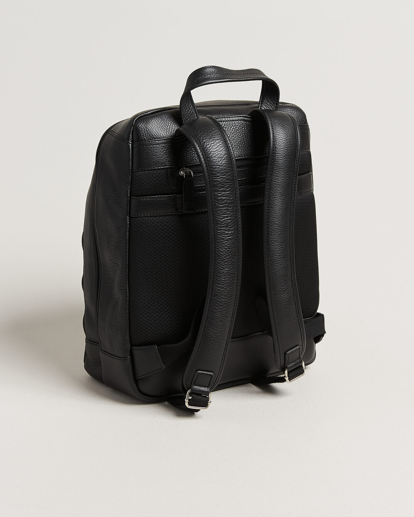 Herre | Tasker | Loake Shoemakers | Waterloo Grained Leather Backpack Black