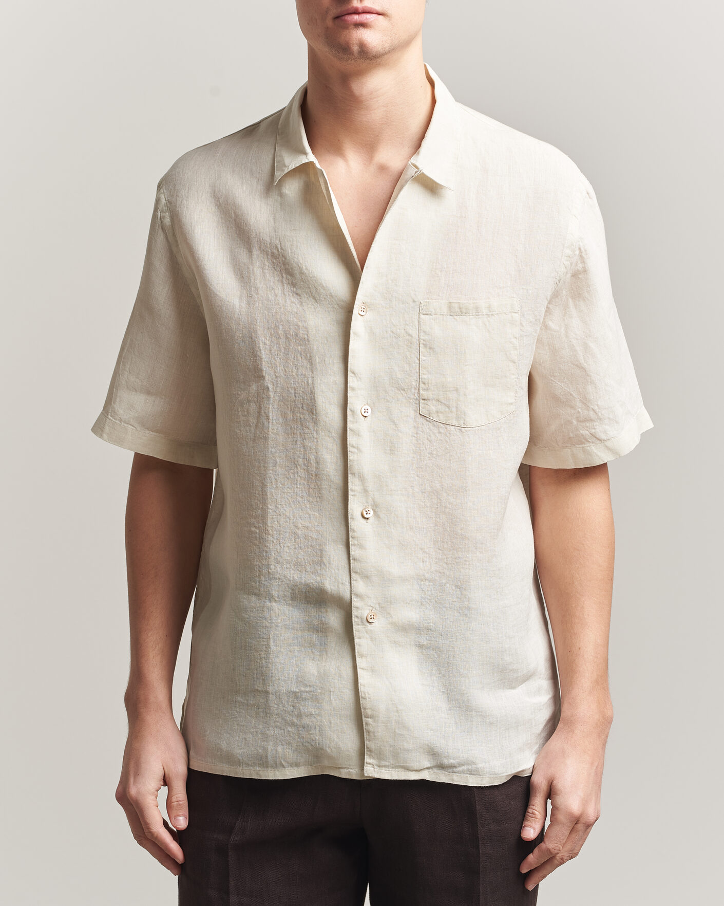 Herre | Skjorter | Grigio | Linen Camp Collar Shirt White