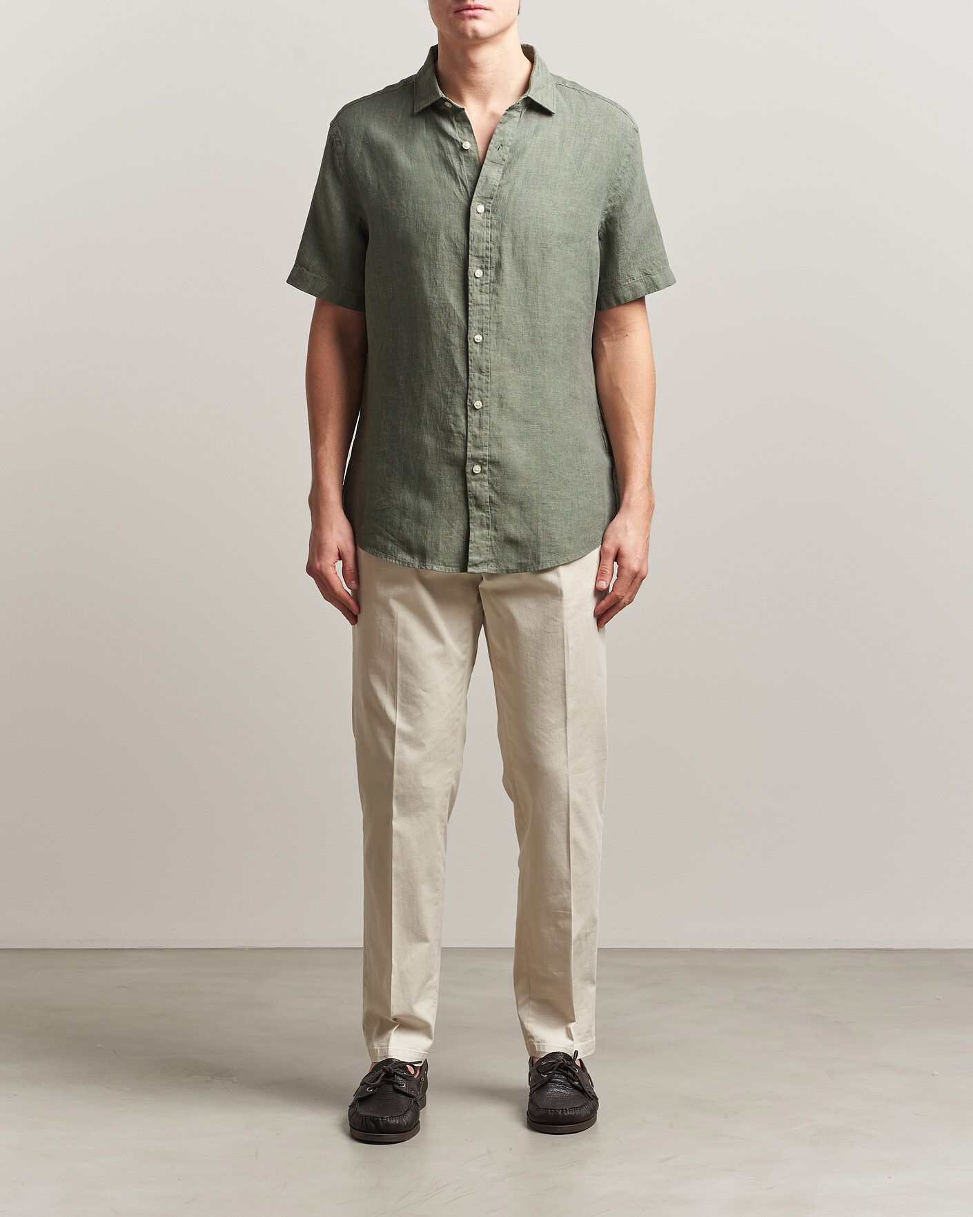 Herre | Skjorter | Charles Tyrwhitt | Pure Linen Short Sleeve Slim Fit Shirt Olive