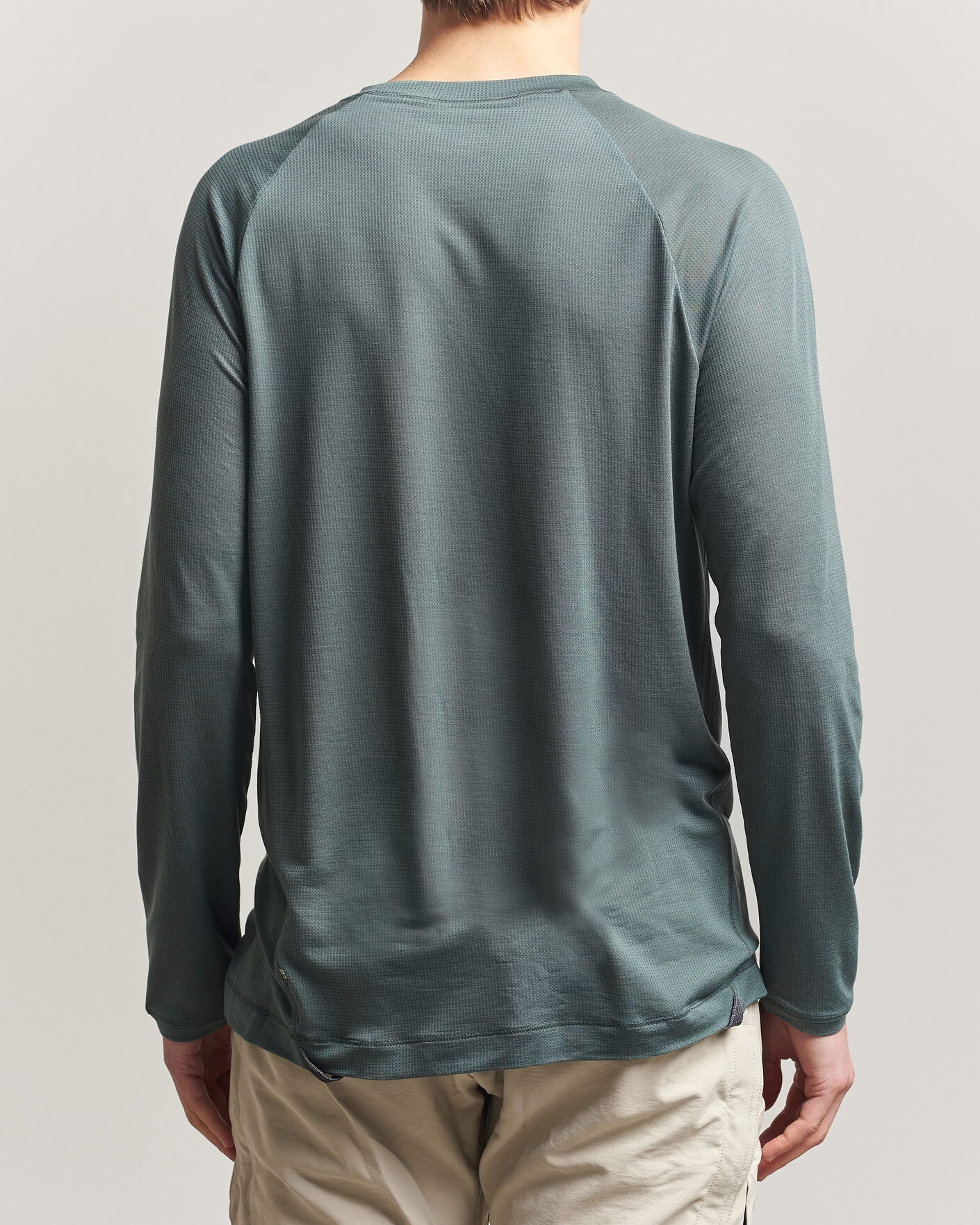 Herre | T-Shirts | Klättermusen | Groa Lightweight Tencel Long Sleeve T-Shirt Teal Grey