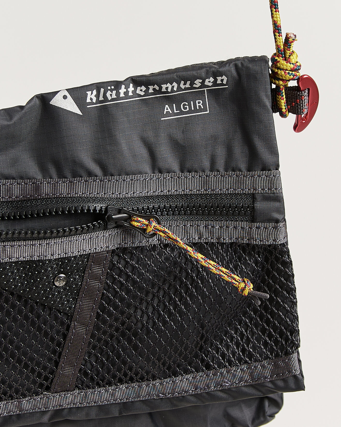 Herre | Tasker | Klättermusen | Algir Foldover Bag Raven
