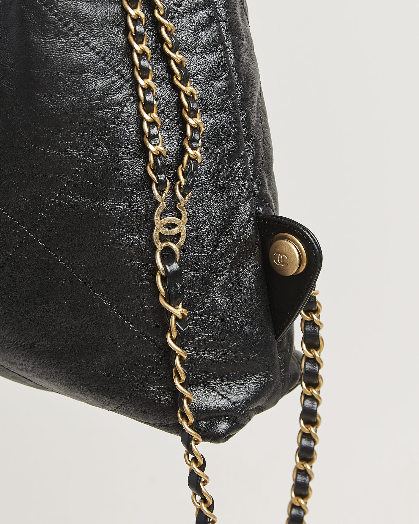 Herre | Pre-Owned & Vintage Bags | Chanel Pre-Owned | Chanel 22 Backpack Black
