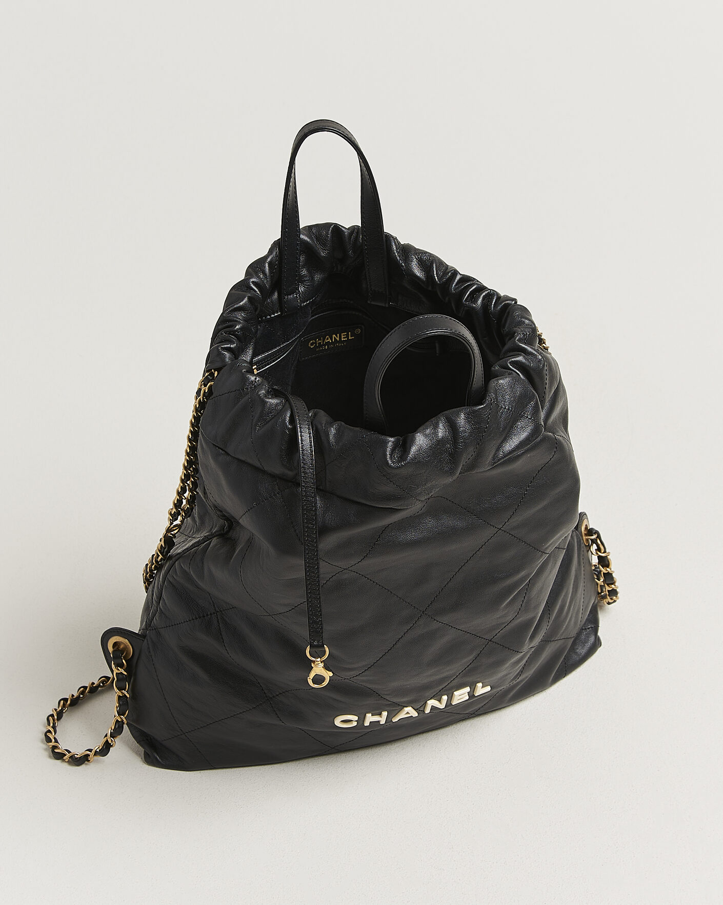Herre | Pre-Owned & Vintage Bags | Chanel Pre-Owned | Chanel 22 Backpack Black